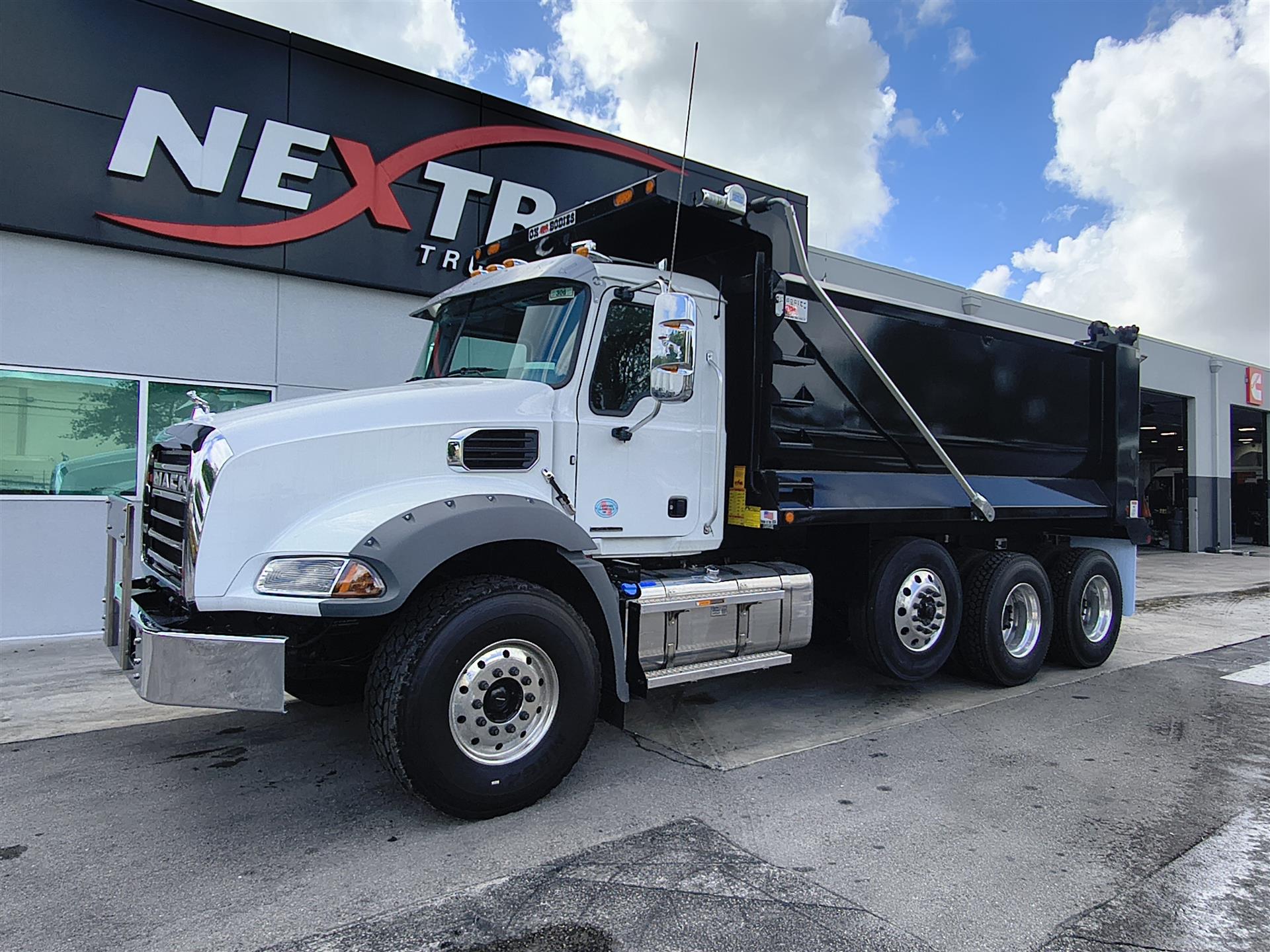 2026 Mack GR84B
