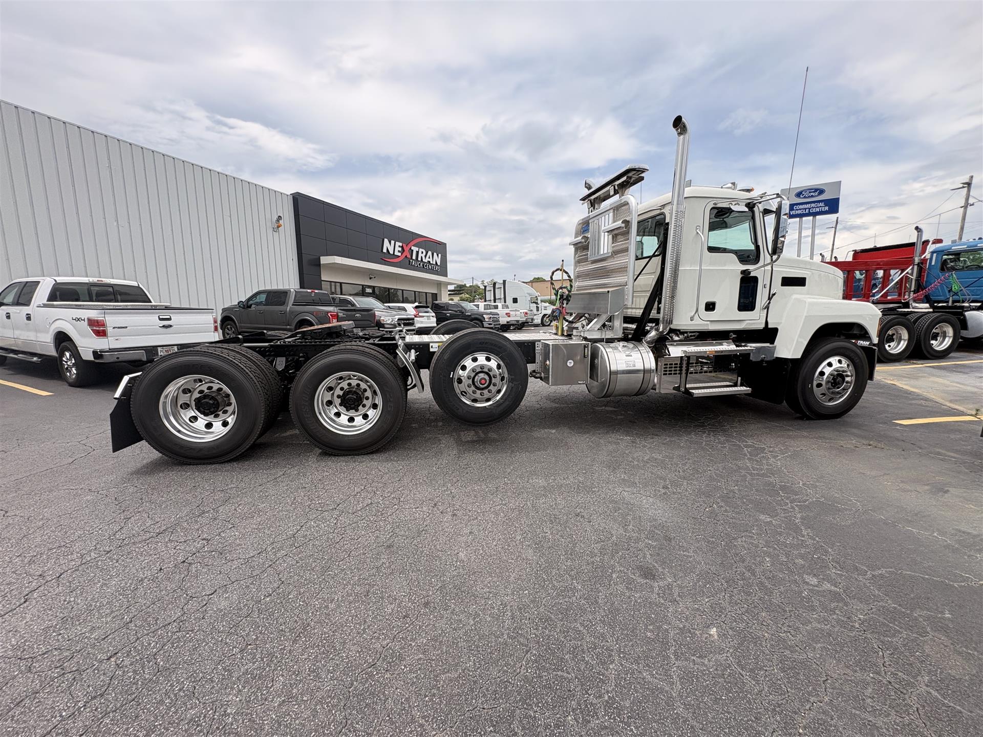 2027 Mack Pinnacle in Macon, GA — photo 2
