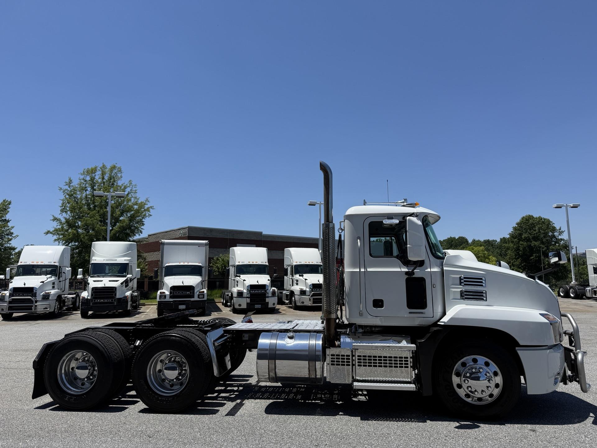 2022 Mack Anthem in Duluth, GA — photo 6