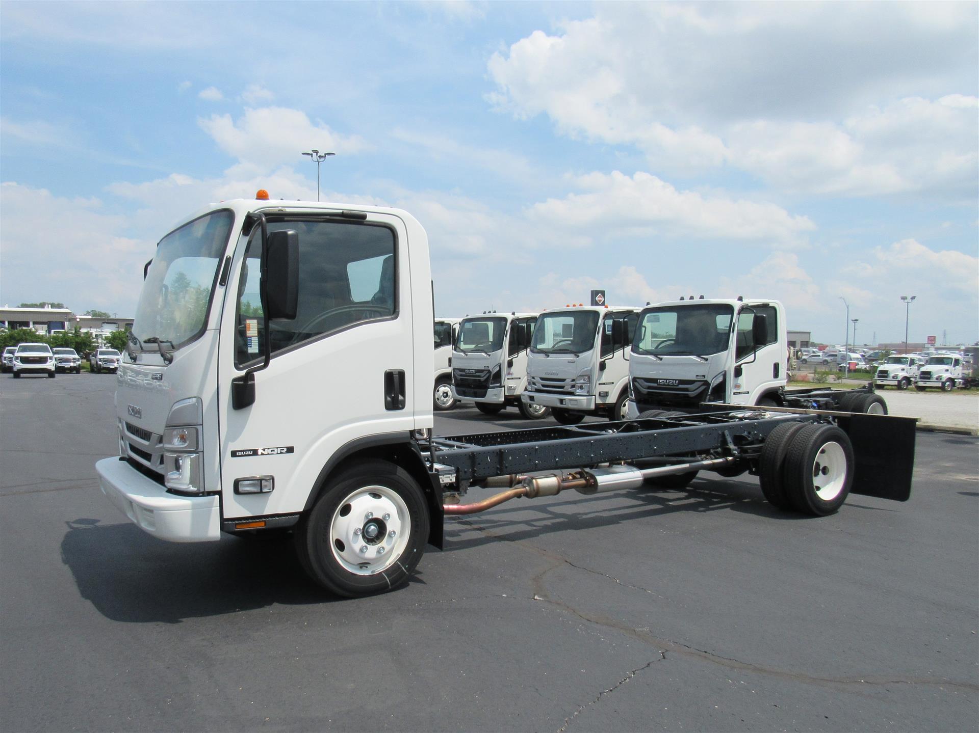 2025 Isuzu NQR Gas