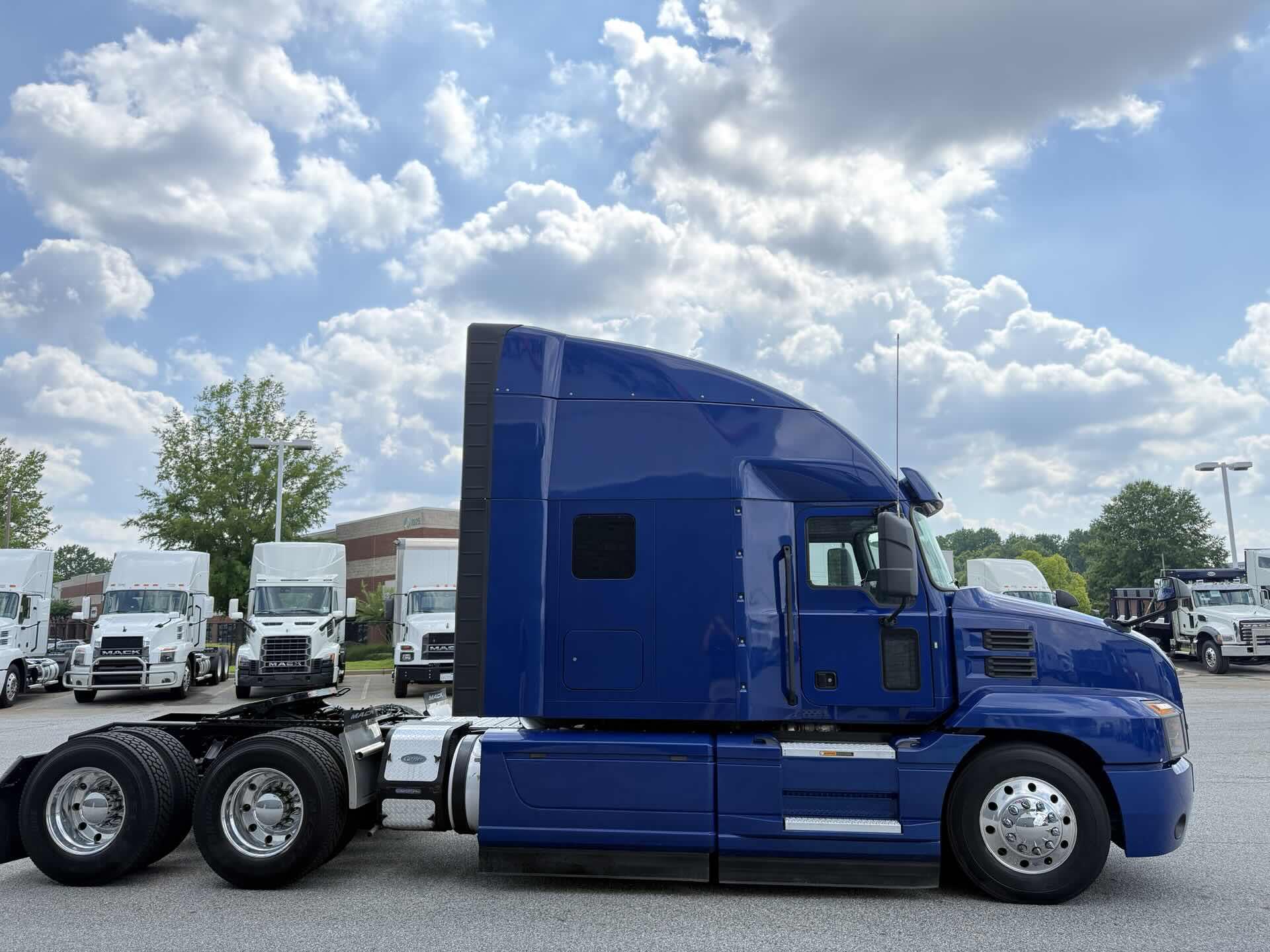 2021 Mack Anthem in Duluth, GA — photo 8