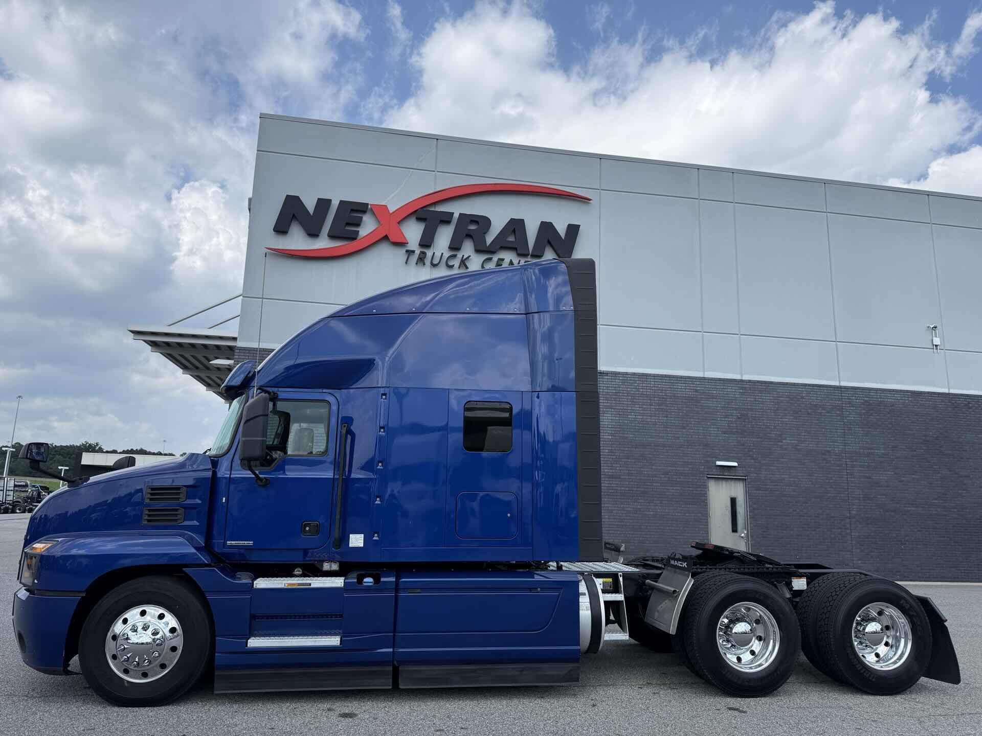 2021 Mack Anthem in Duluth, GA — photo 2