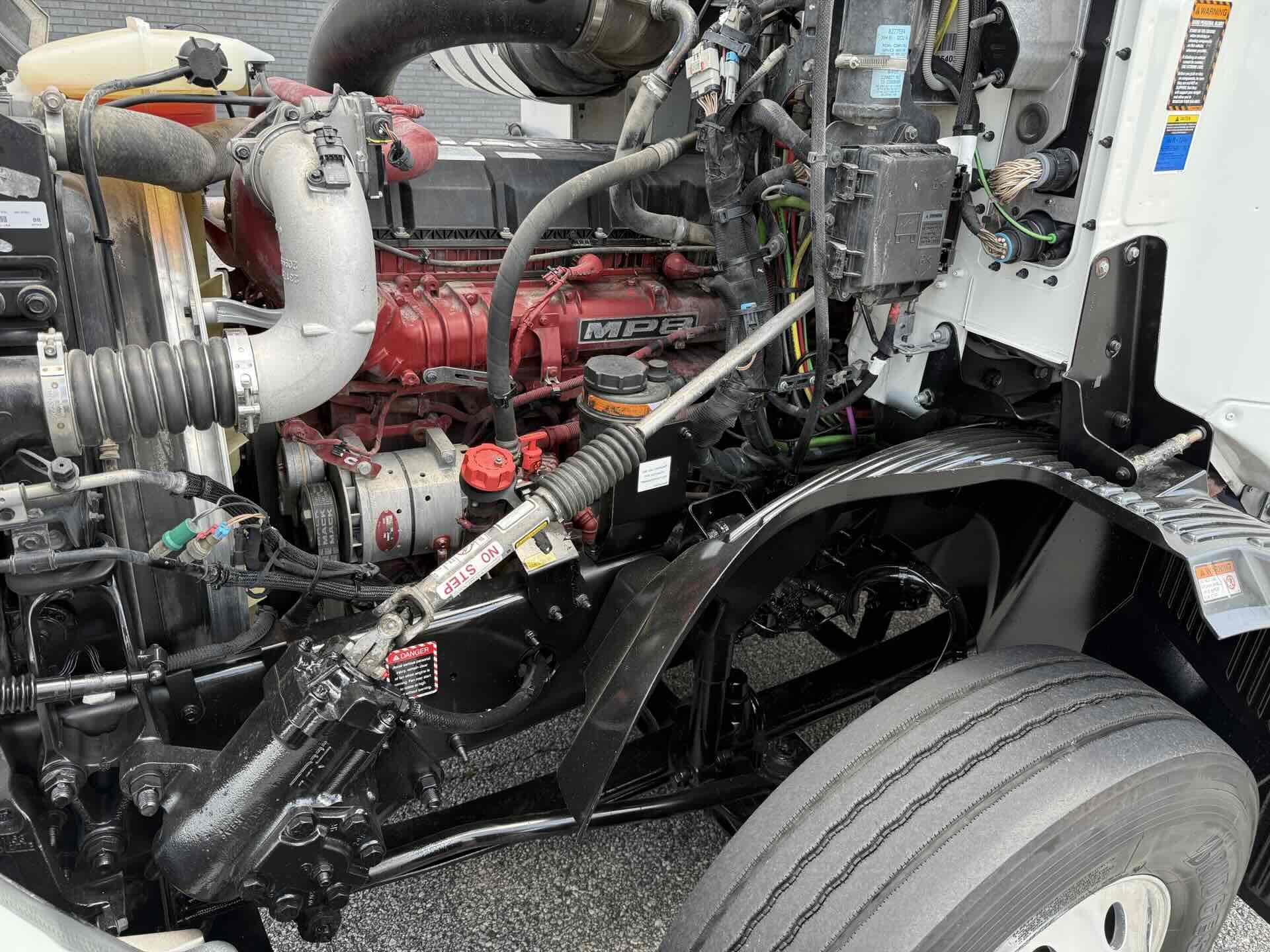 2022 Mack Anthem in Duluth, GA — photo 8