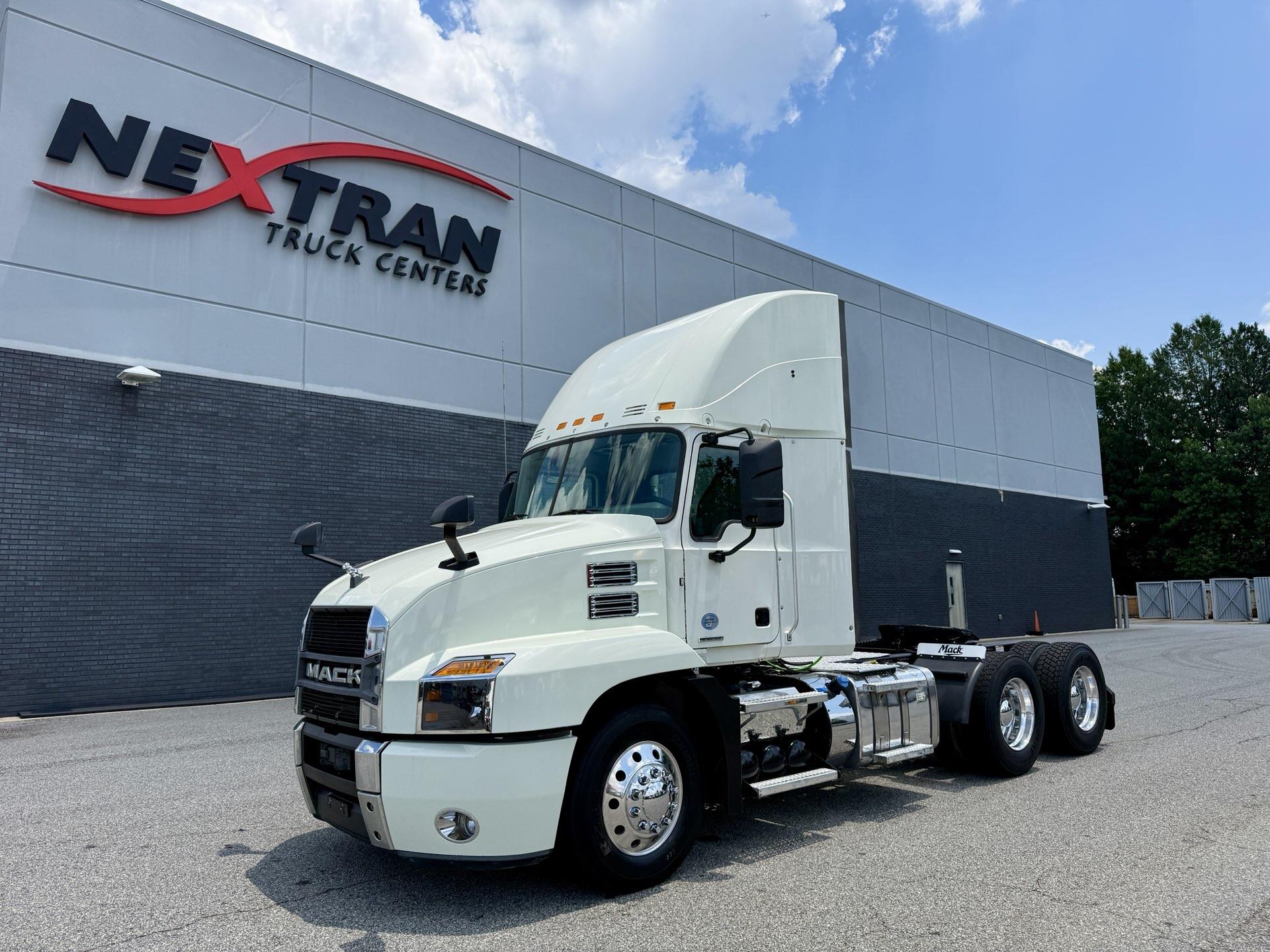 2022 Mack AN64T