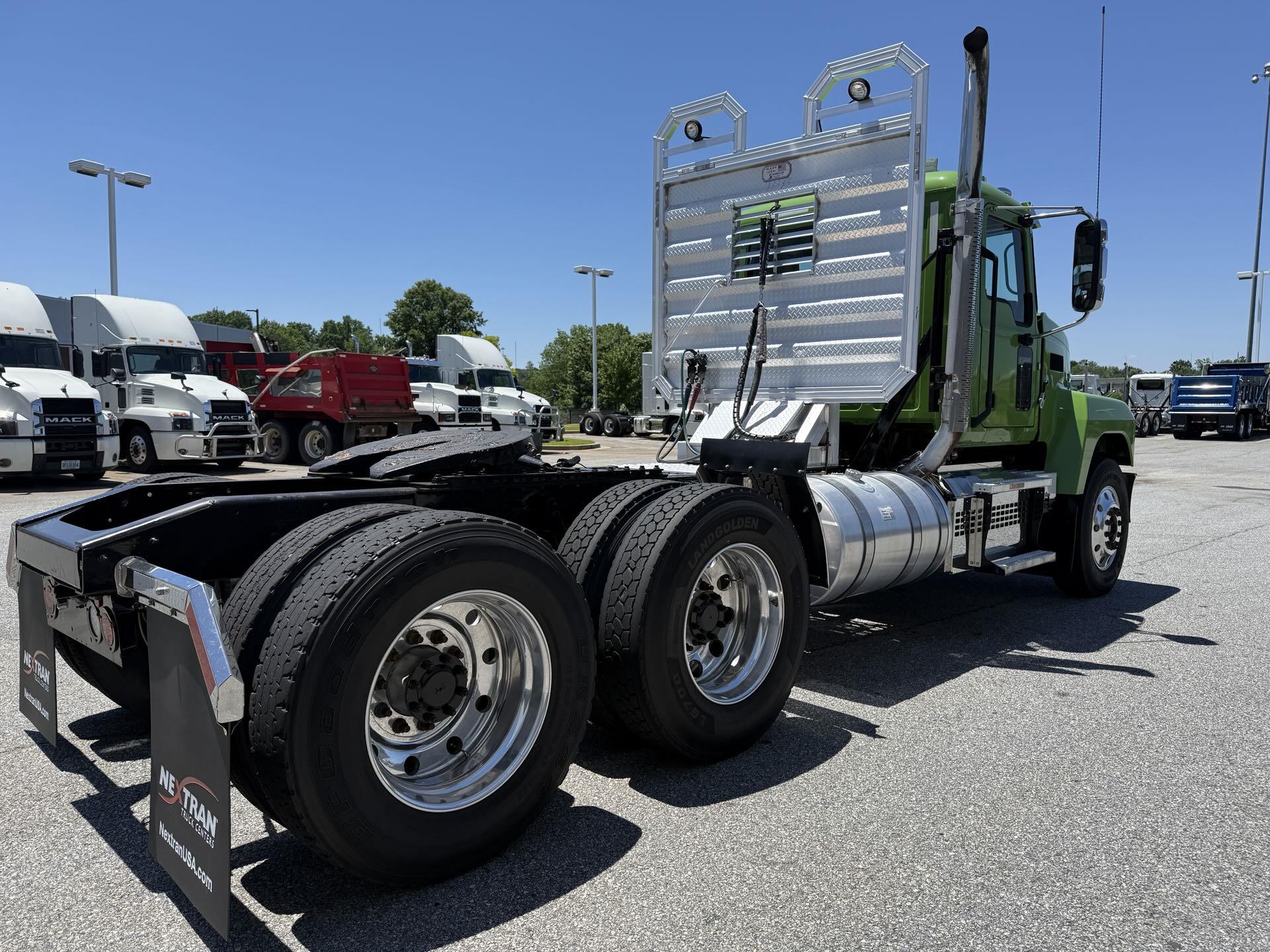 2022 Mack Pinnacle in Duluth, GA — photo 5