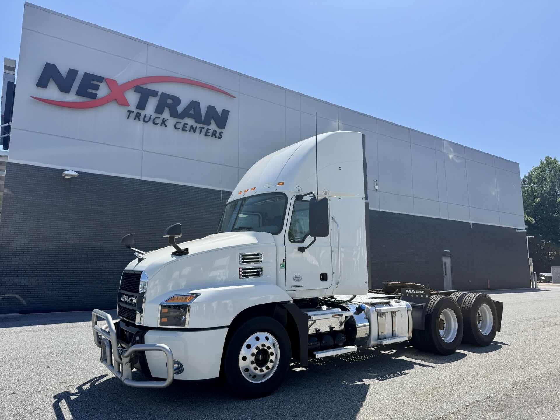 2022 Mack AN64T