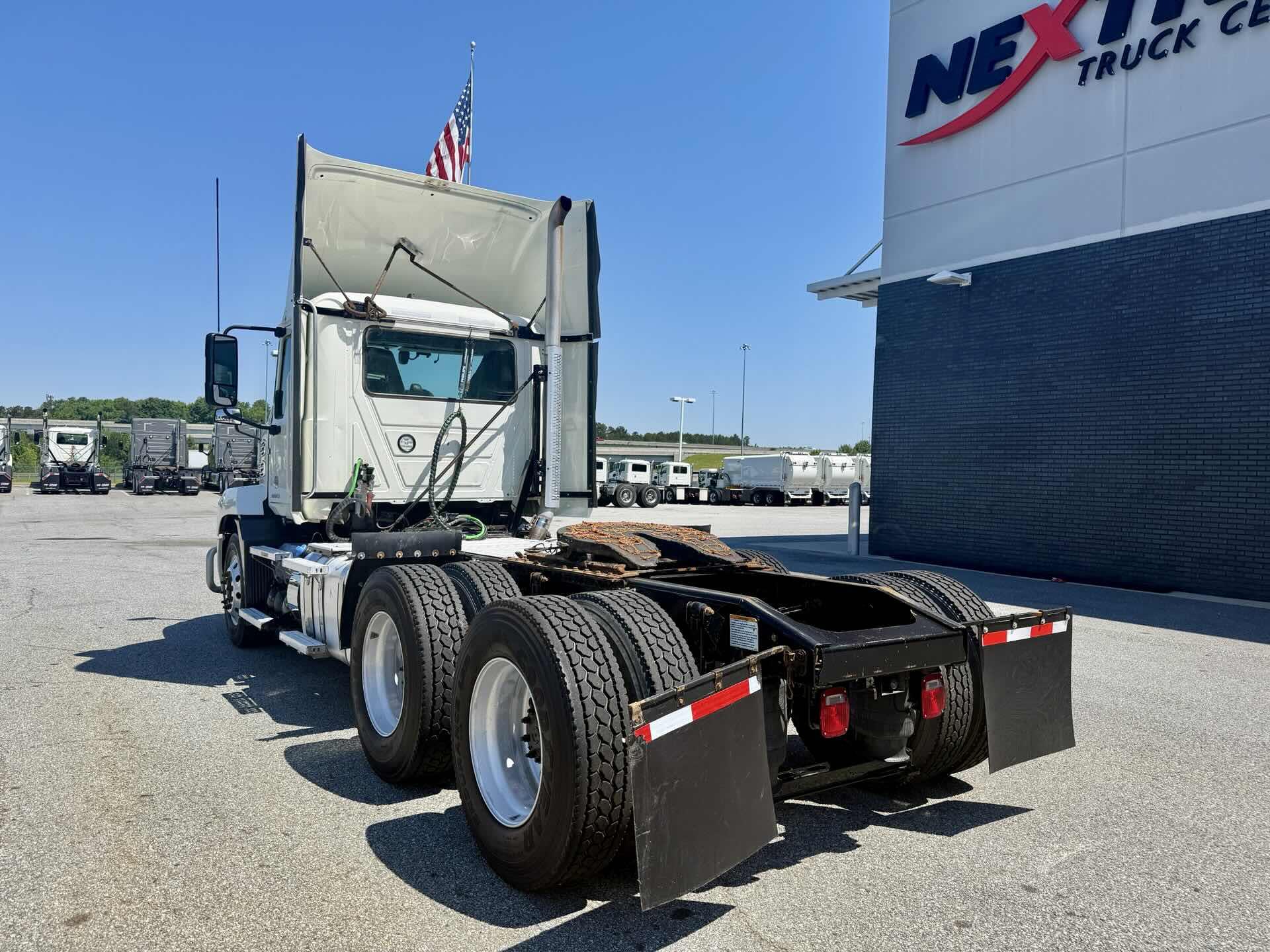 2022 Mack Anthem in Tampa, FL — photo 5