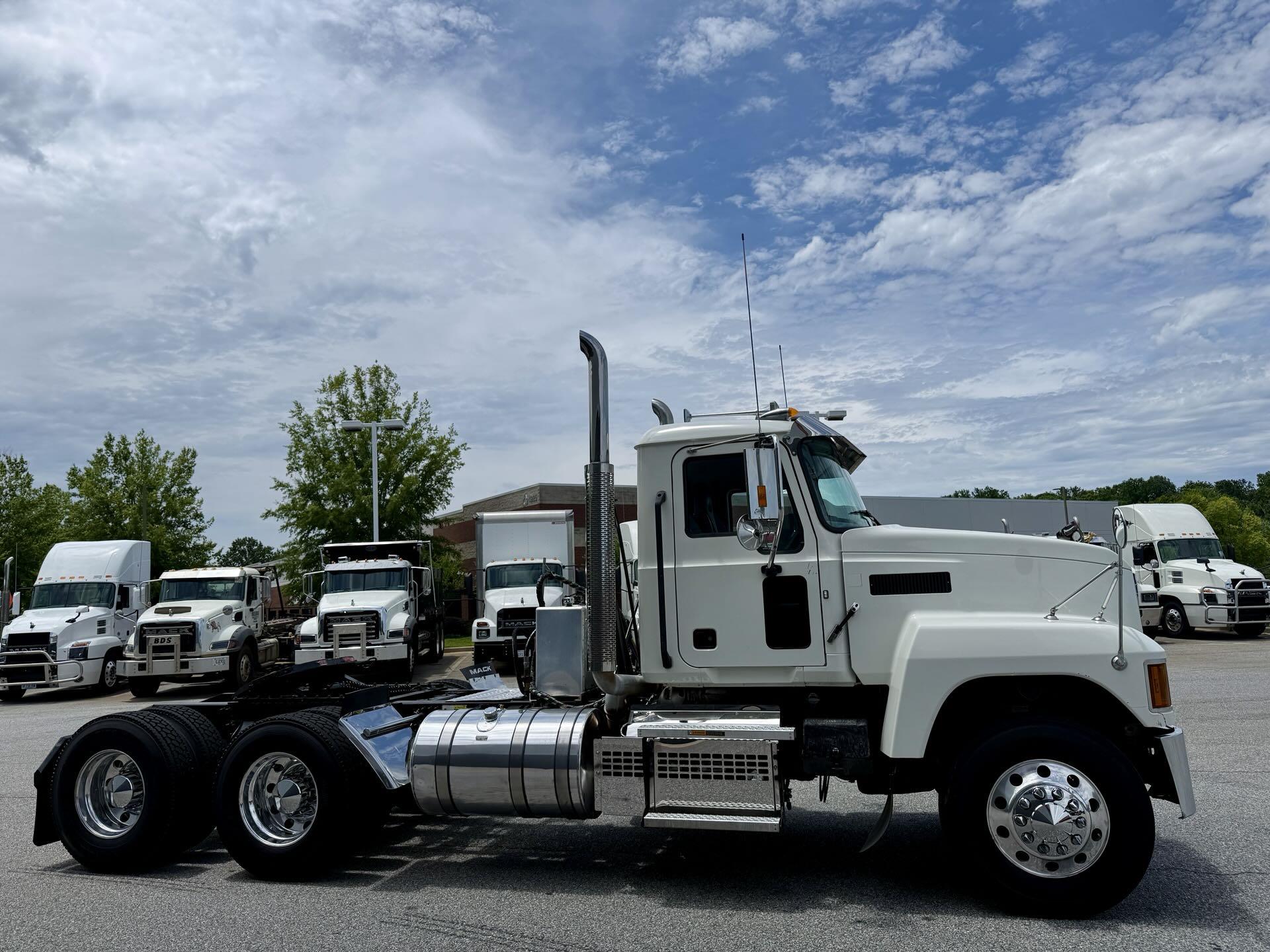2020 Mack Pinnacle in Duluth, GA — photo 5