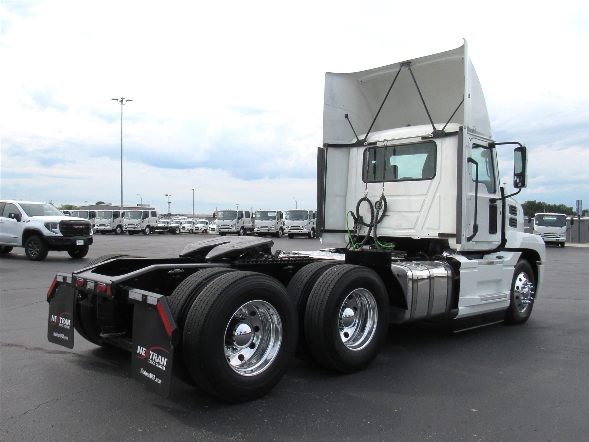 2020 Mack Anthem in Kansas City, MO — photo 6