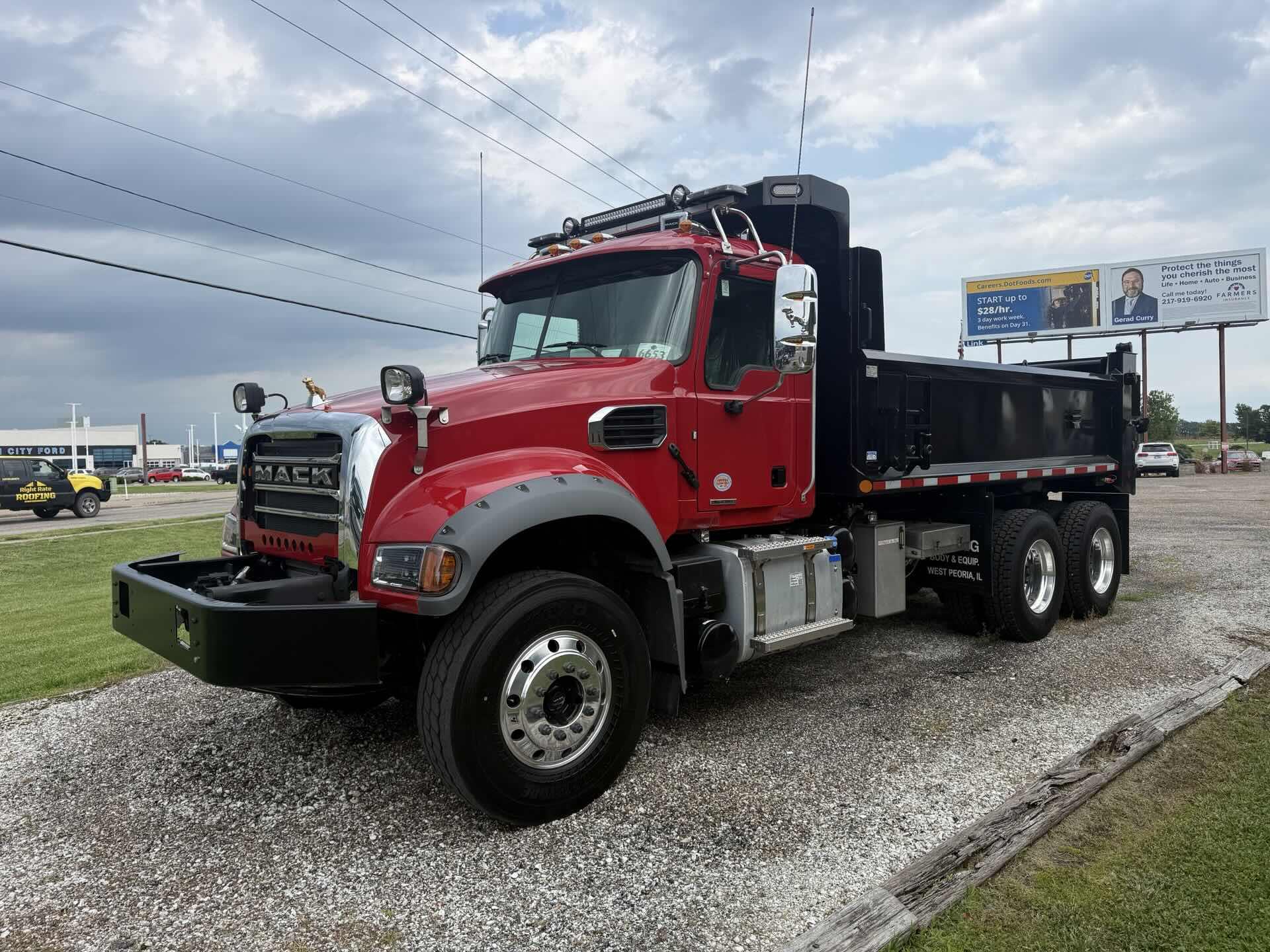 2026 Mack GR64FR