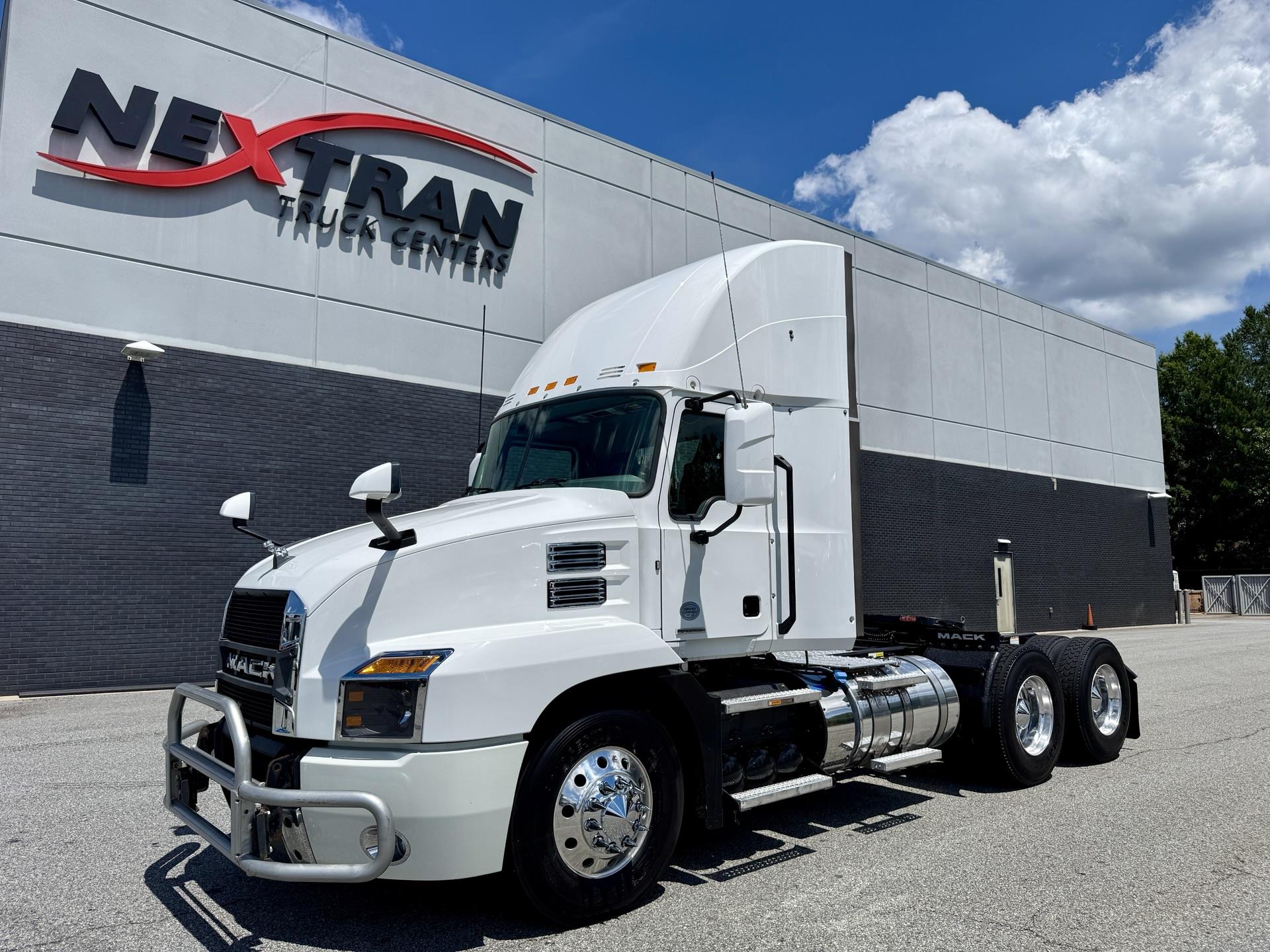 2022 Mack AN64T
