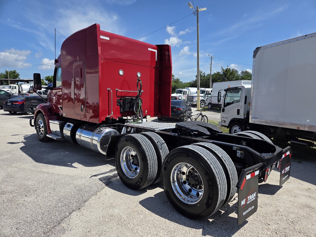 2023 Peterbilt 579 in Tampa, FL — photo 5