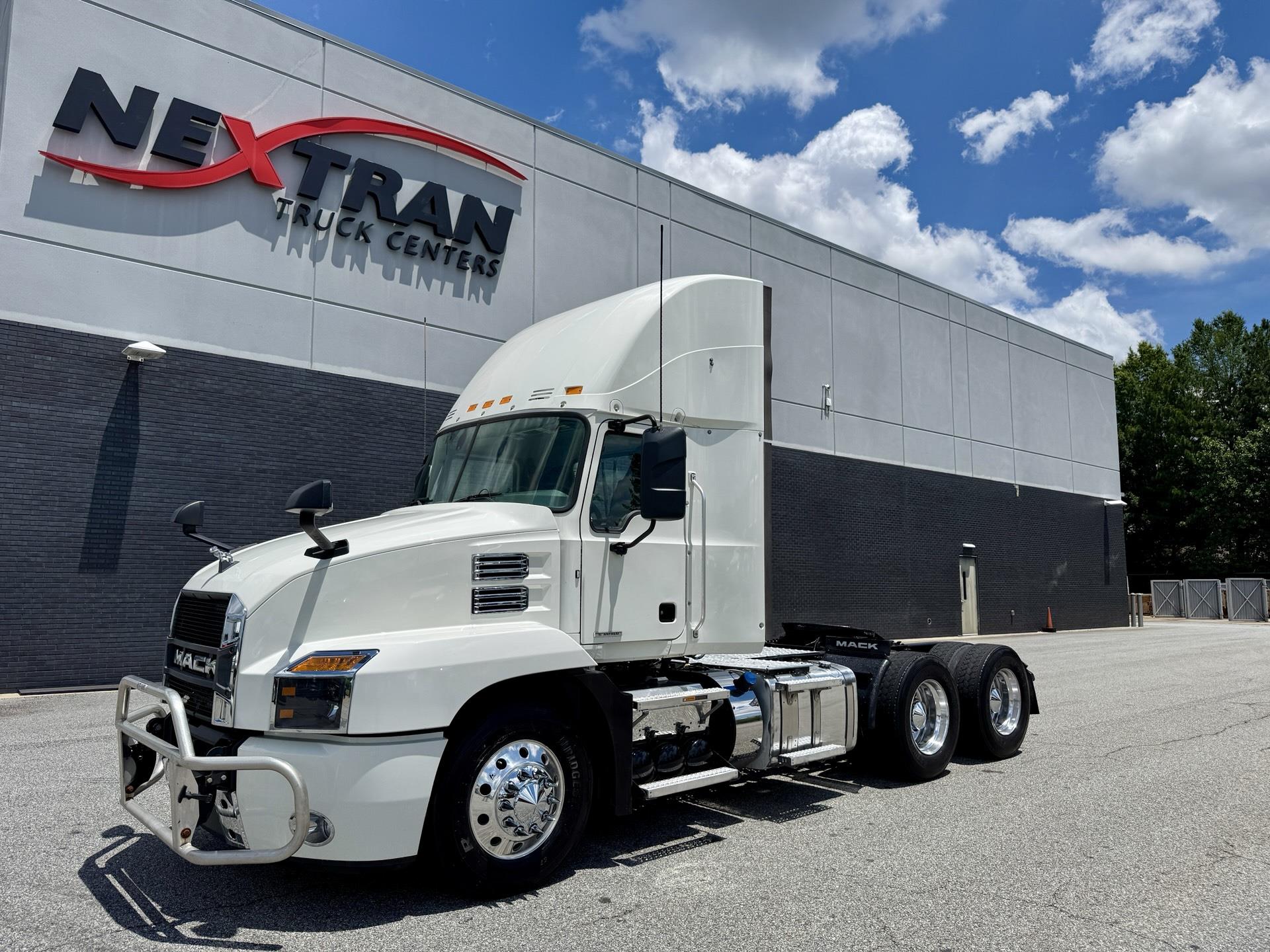 2022 Mack AN64T