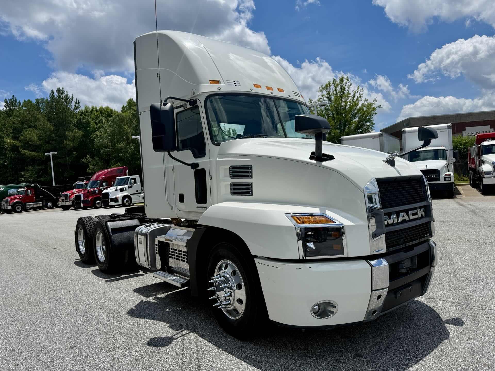 2022 Mack Anthem in Duluth, GA — photo 7