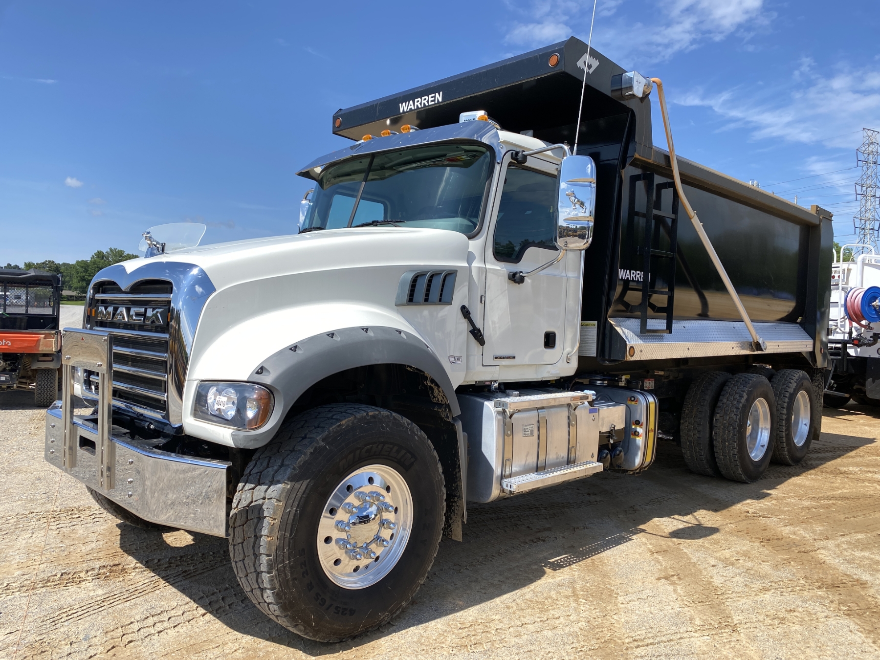 2024 Mack GR64F