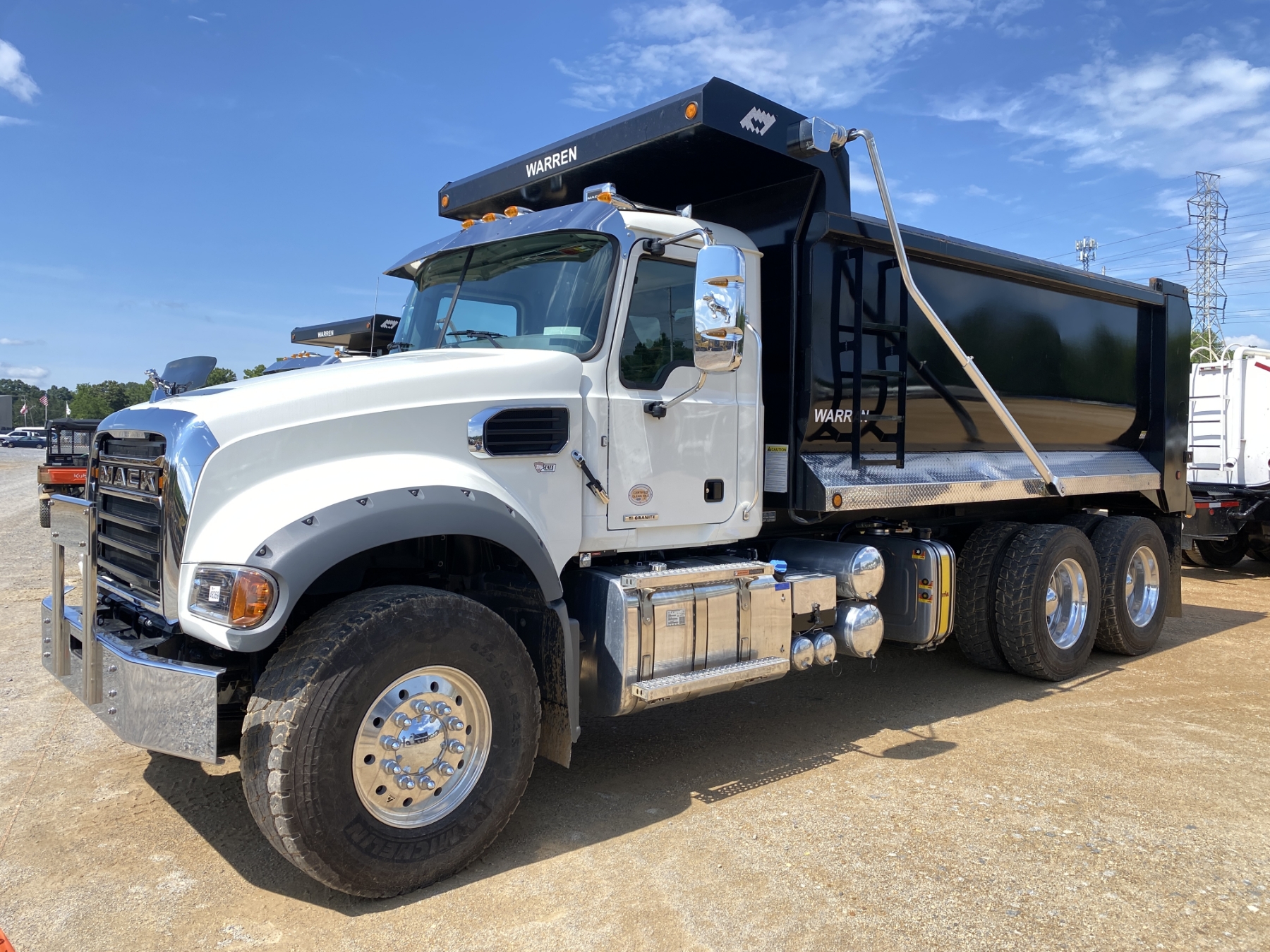 2025 Mack GR64F