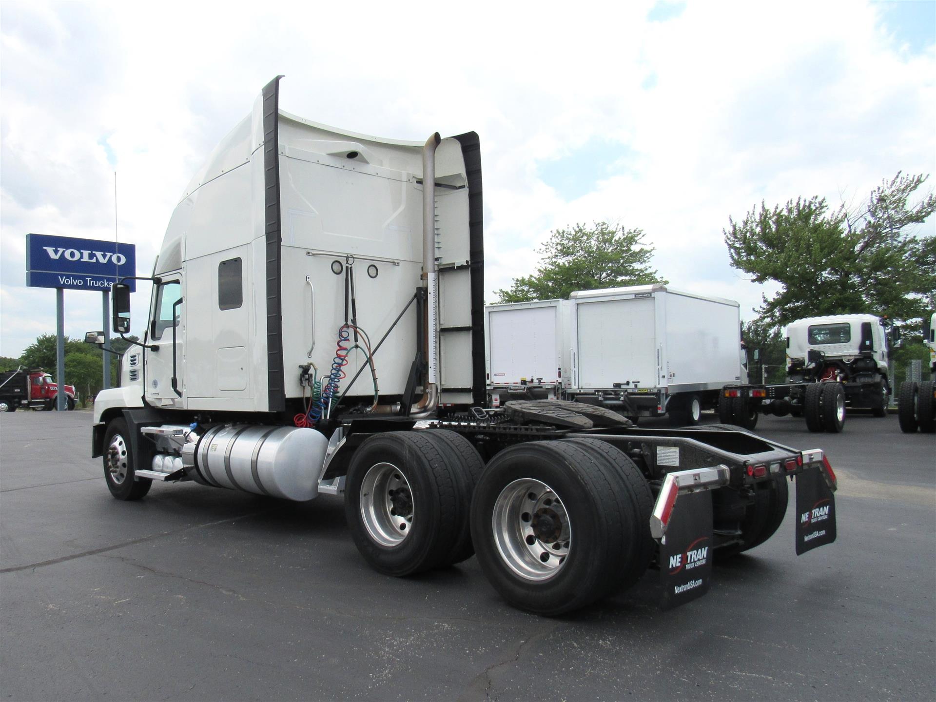 2023 Mack Anthem in Kansas City, MO — photo 3