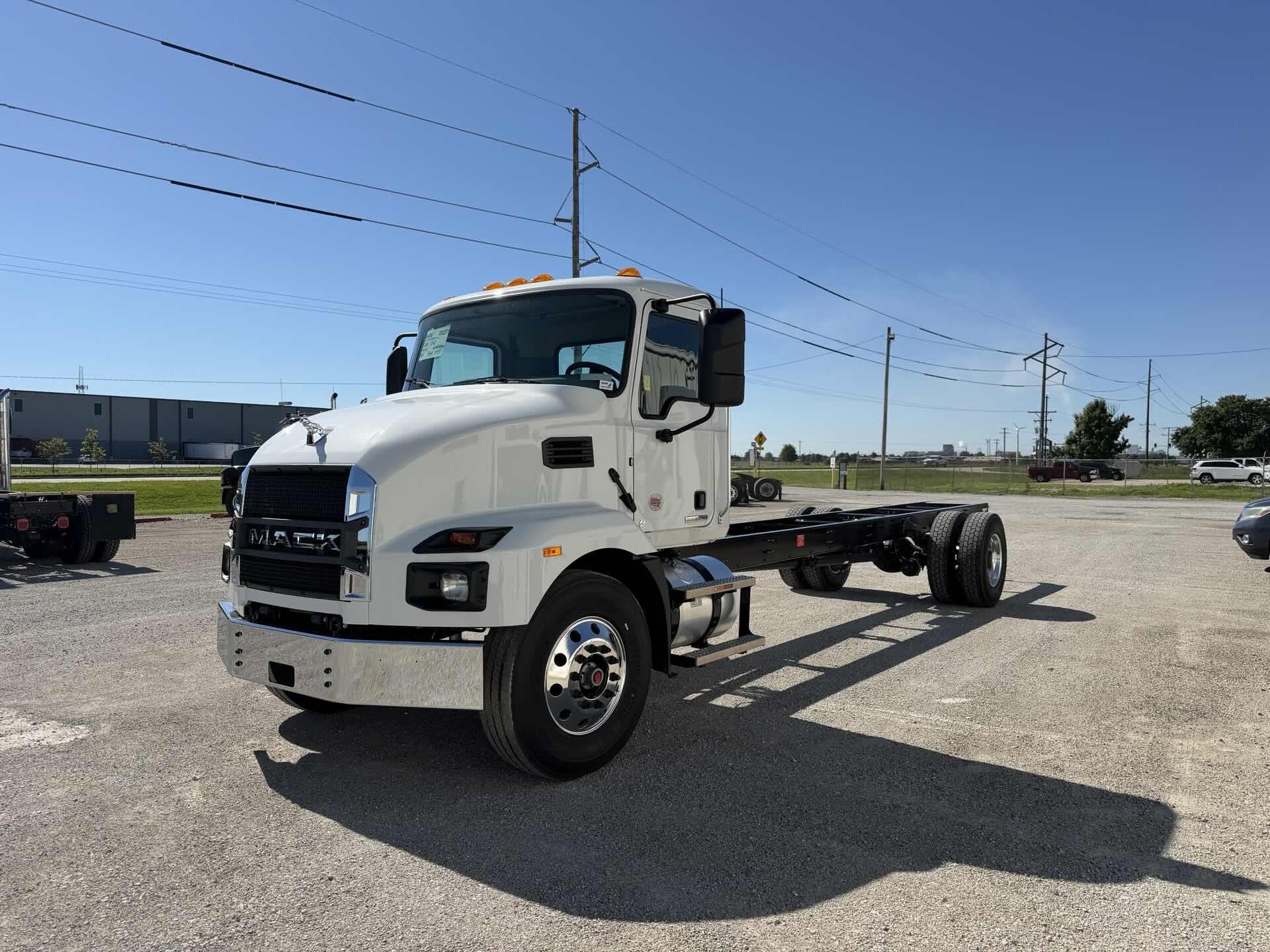 2027 Mack MD6 42R