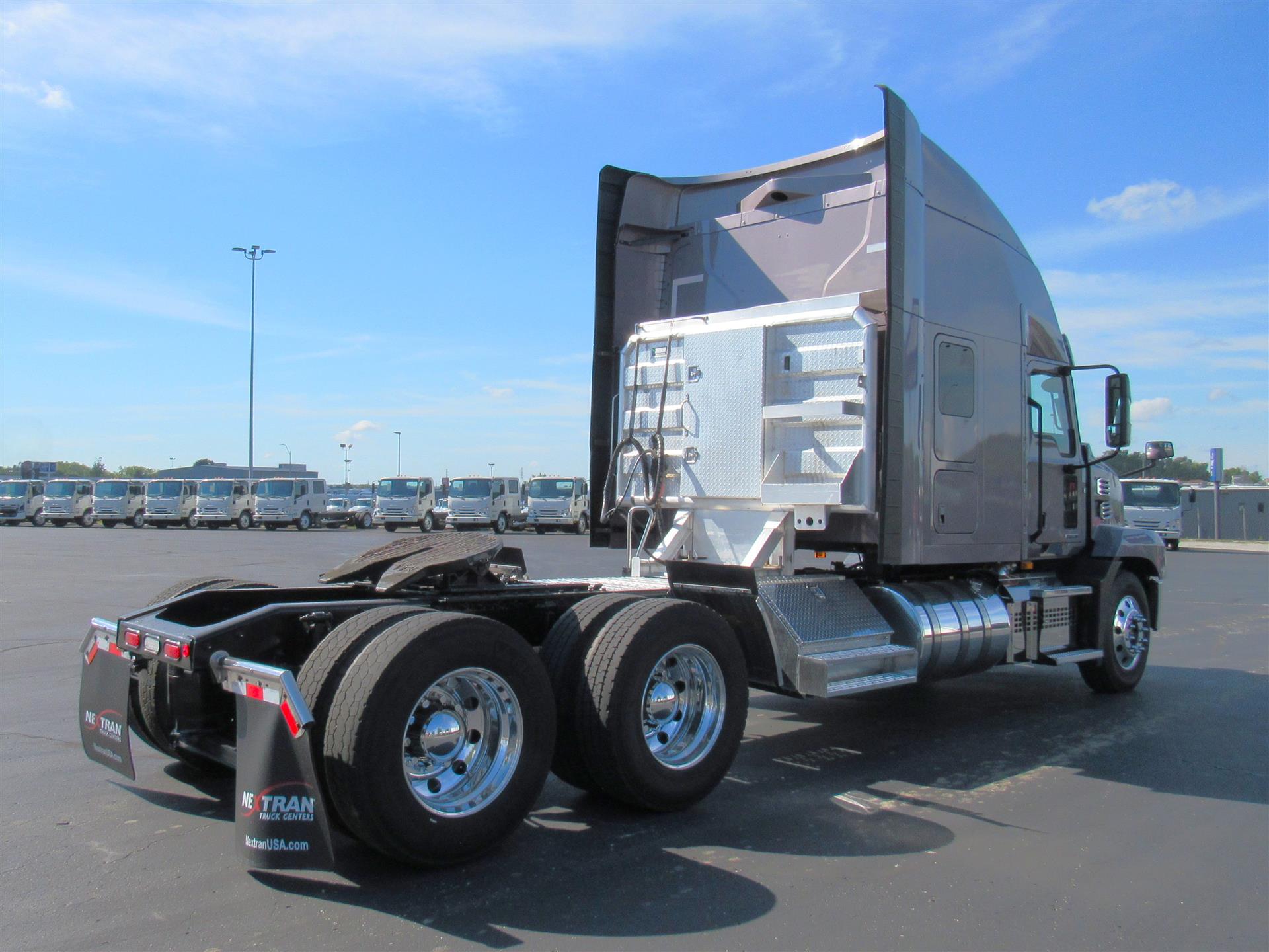 2023 Mack Anthem in Kansas City, MO — photo 7