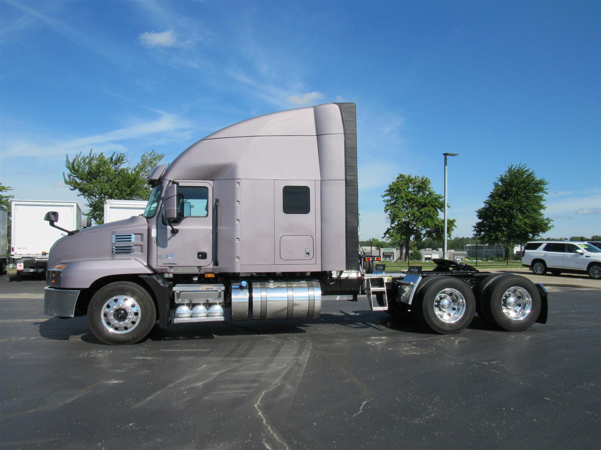 2023 Mack Anthem in Kansas City, MO — photo 3