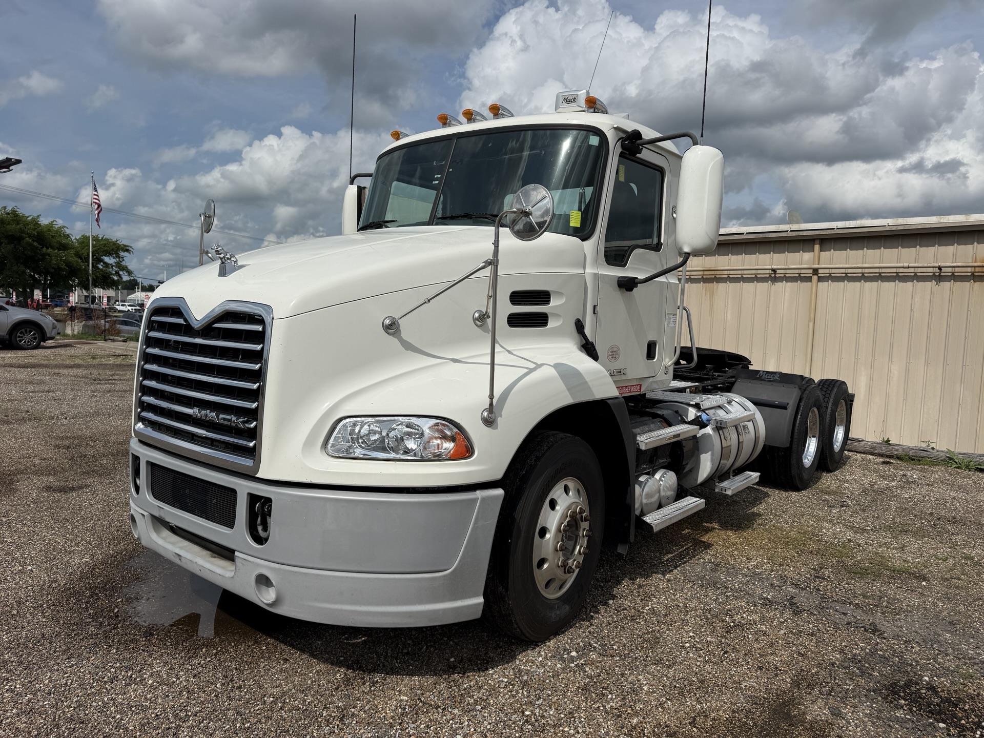 2015 Mack CXU613