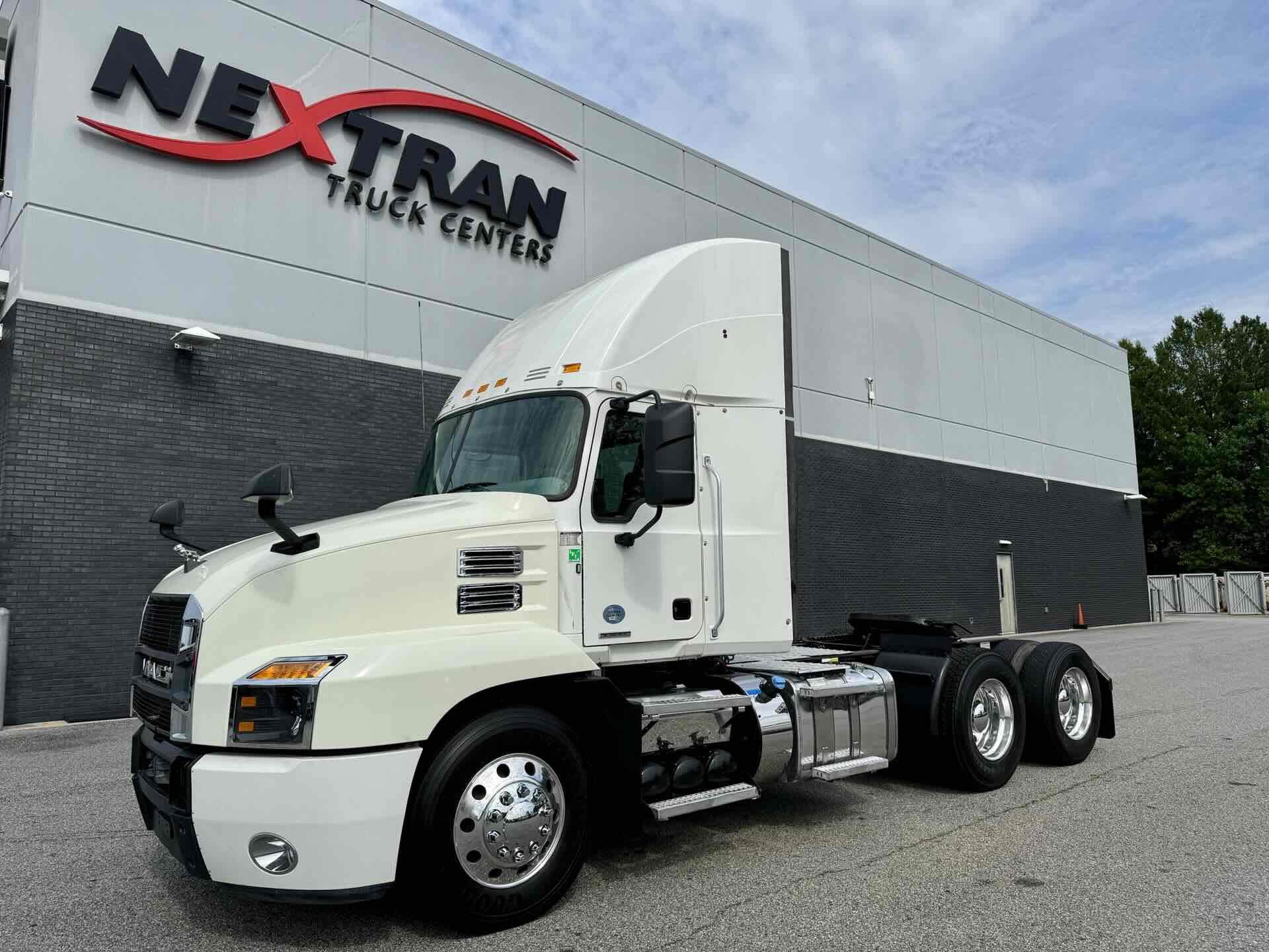 2022 Mack AN64T