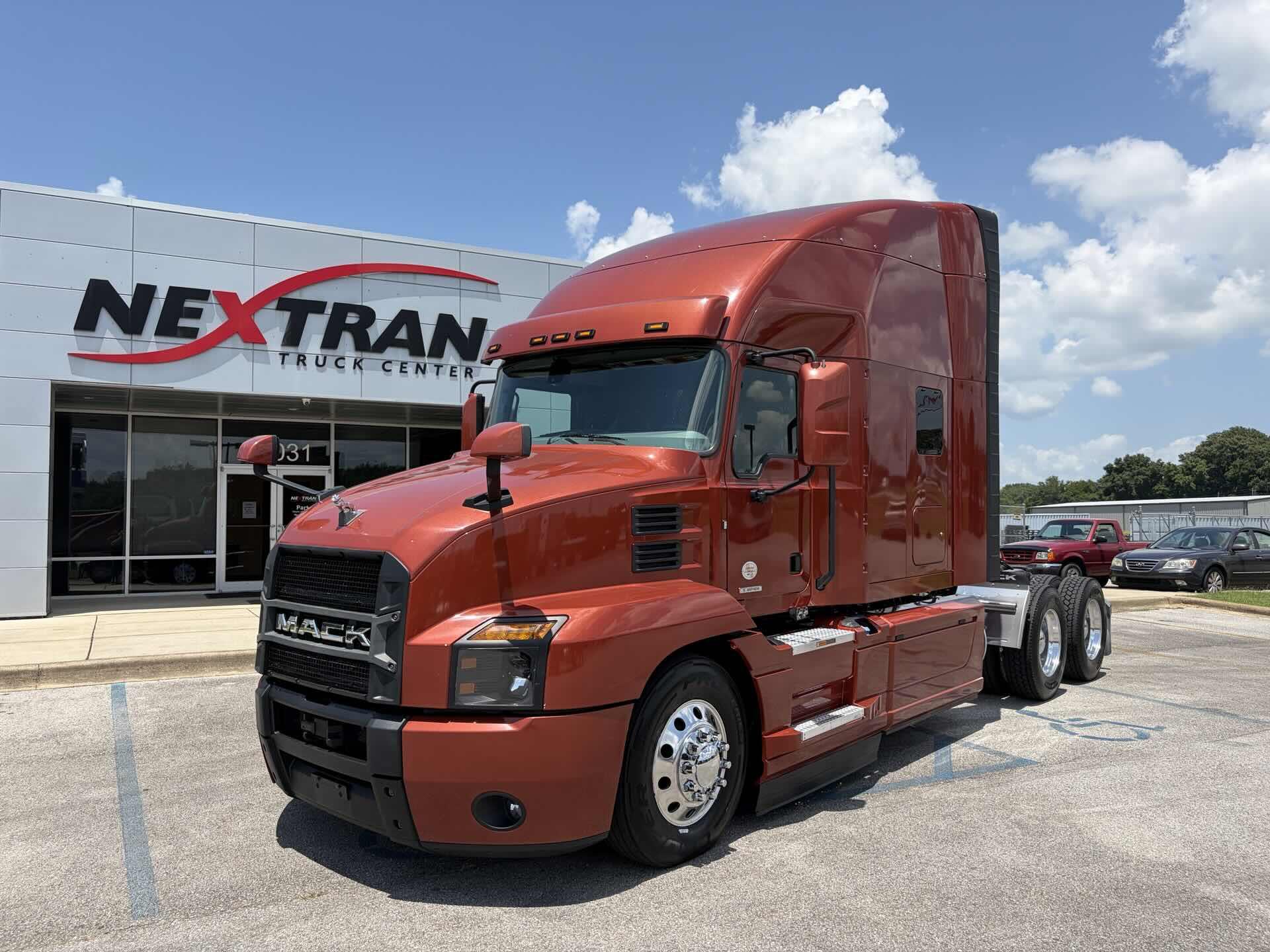 2024 Mack AN64T