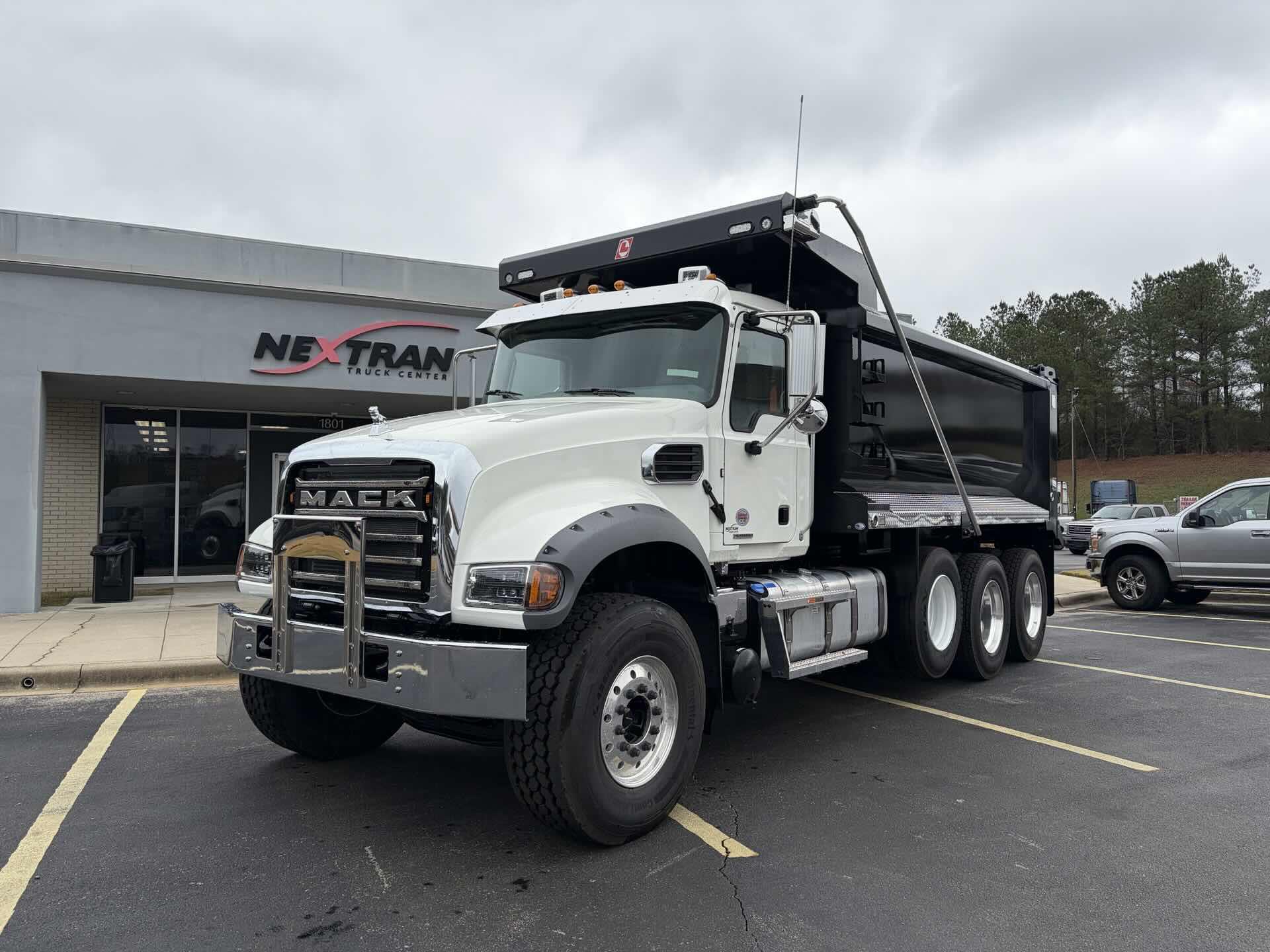 2026 Mack GRANITE 64FR