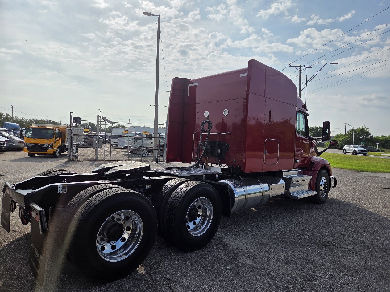 2023 Peterbilt 579 in Tampa, FL — photo 5
