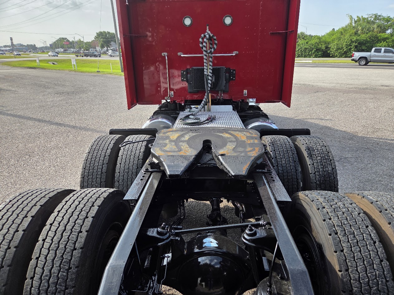2023 Peterbilt 579 in Tampa, FL — photo 7