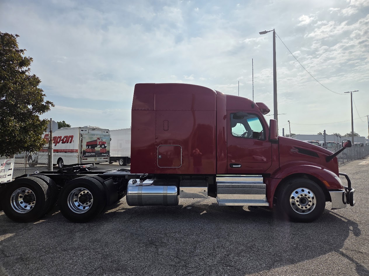 2023 Peterbilt 579 in Tampa, FL — photo 6