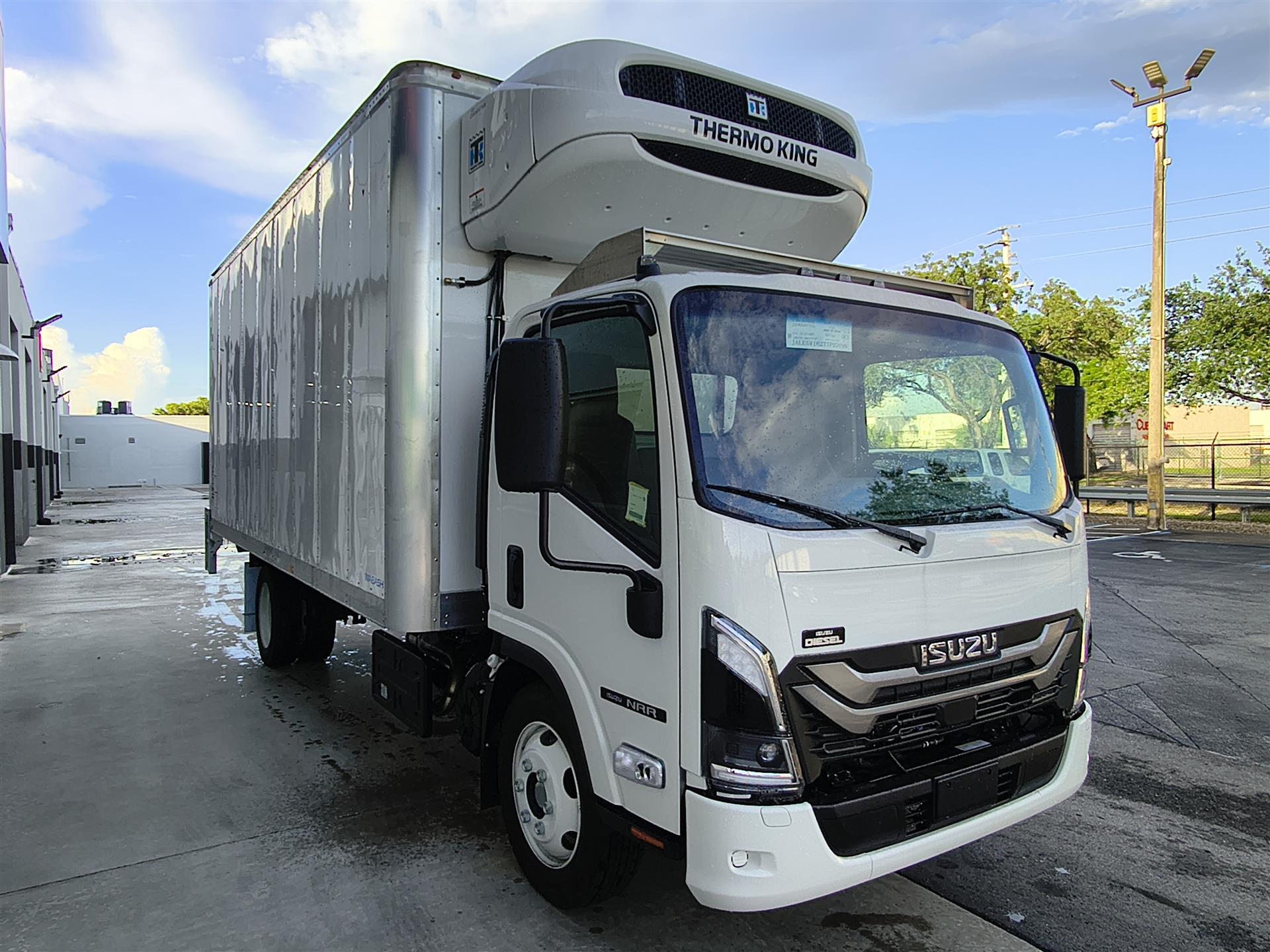 2026 Isuzu NRR in Miami, FL — photo 3