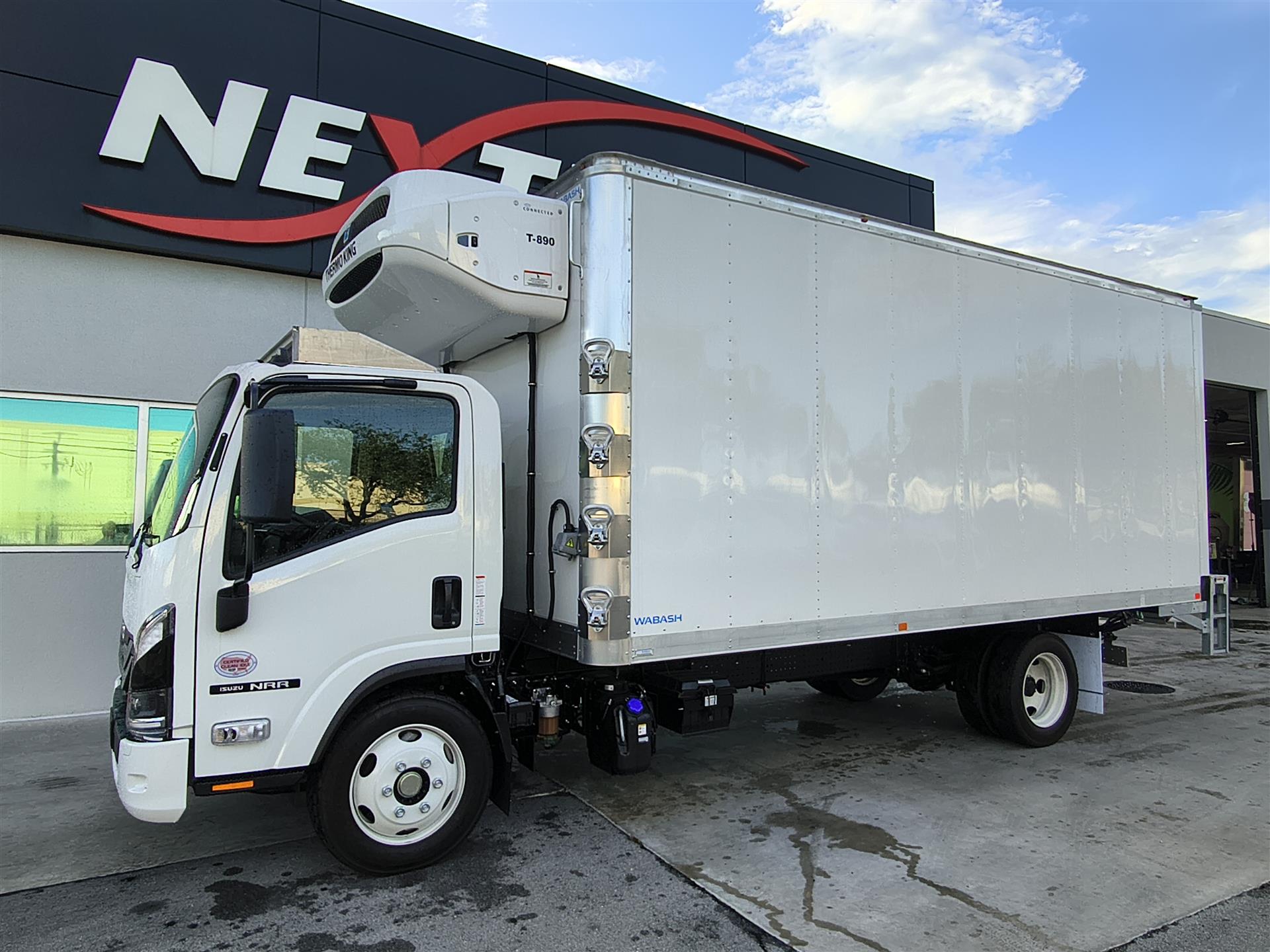 2026 Isuzu NRR-3U454