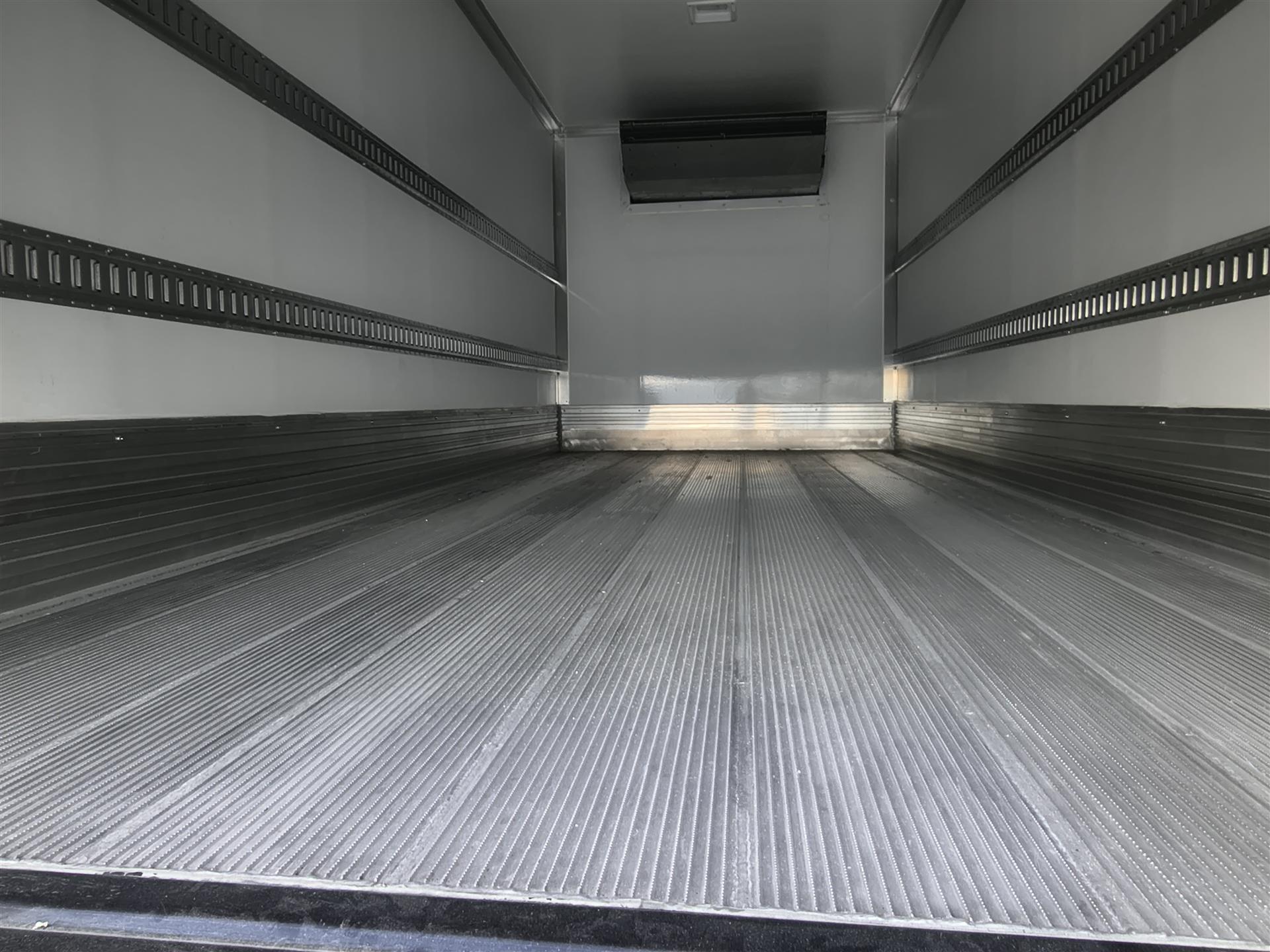 2026 Isuzu NRR in Miami, FL — photo 7
