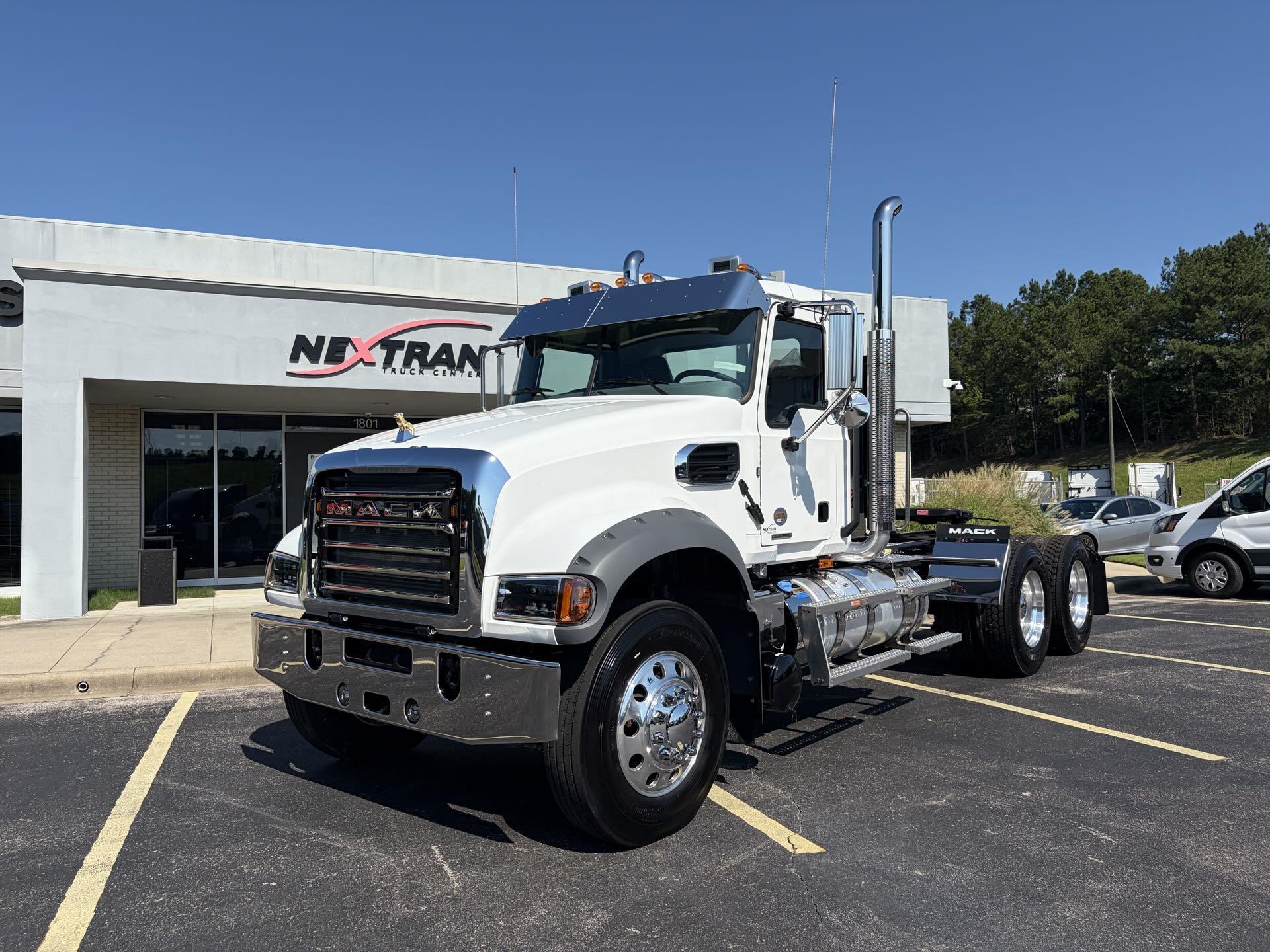2025 Mack GR64FT
