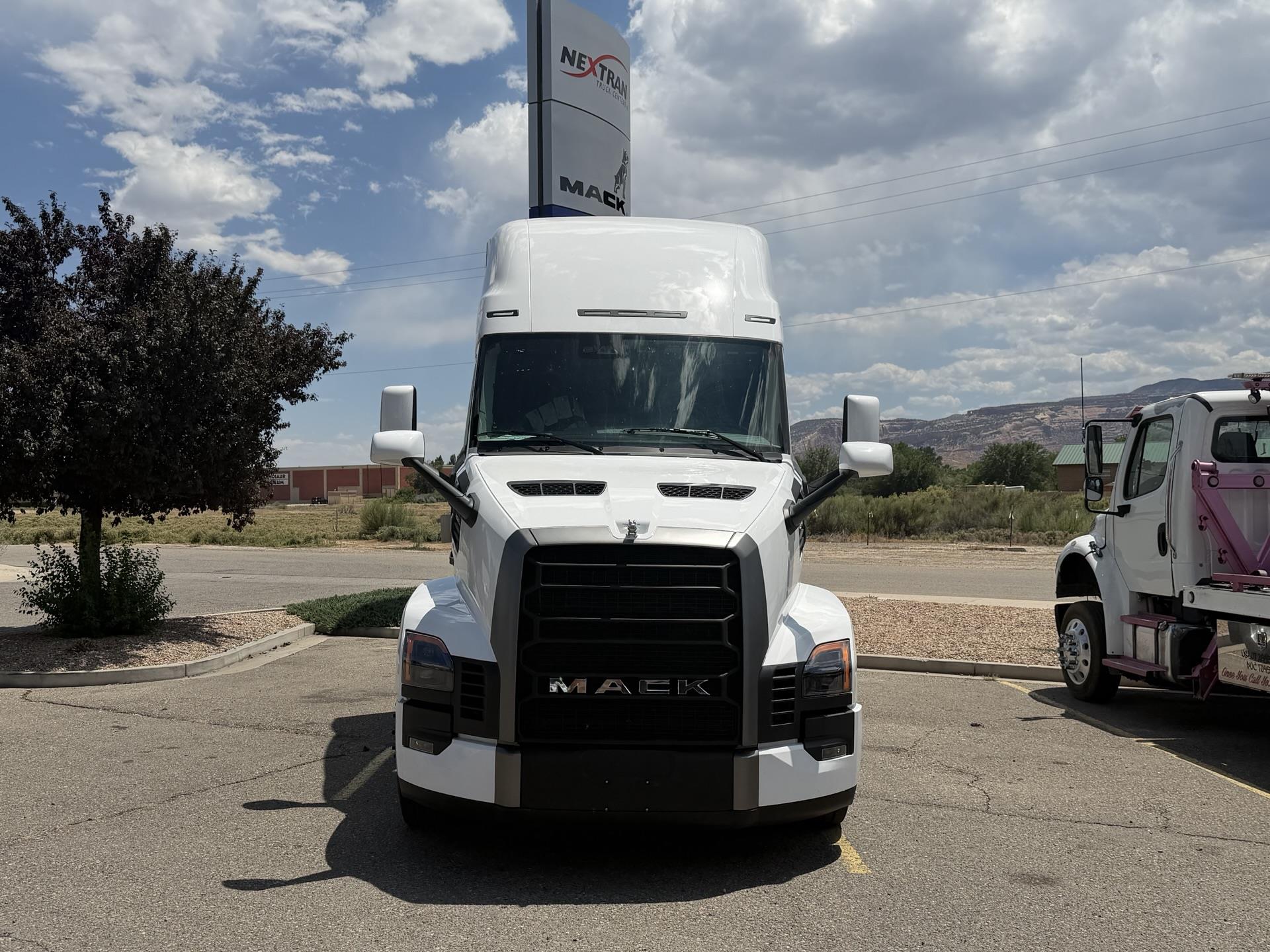 2026 Mack Pinnacle in Fruita, CO — photo 2