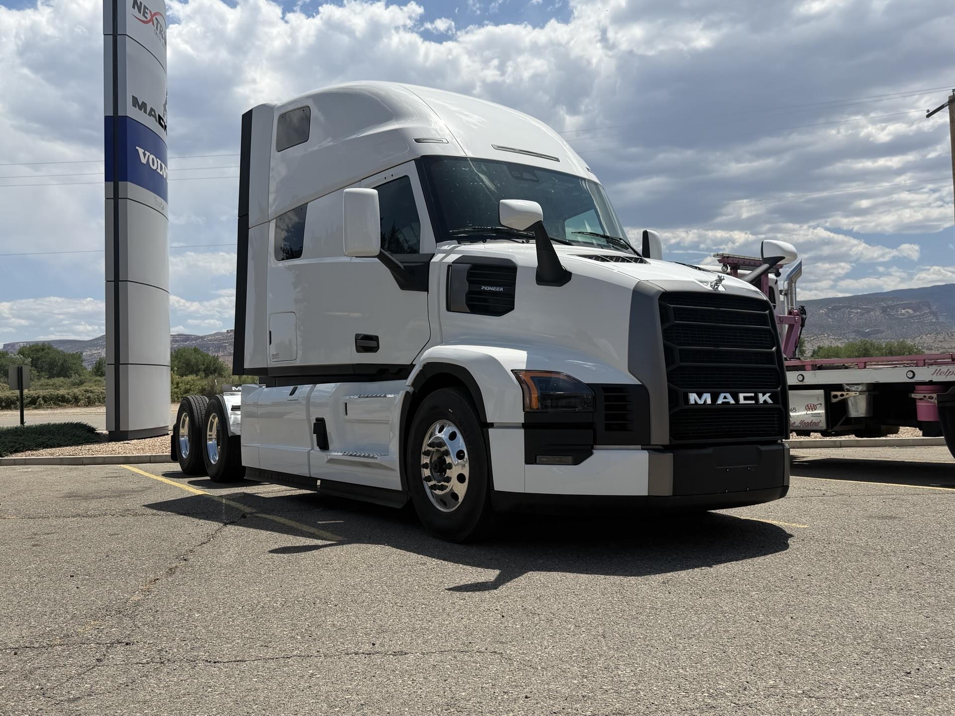 2026 Mack Pinnacle in Fruita, CO — photo 3