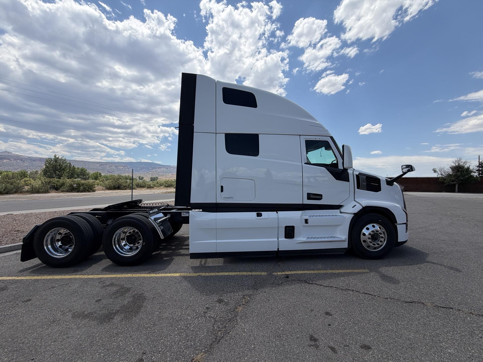 2026 Mack Pinnacle in Fruita, CO — photo 4