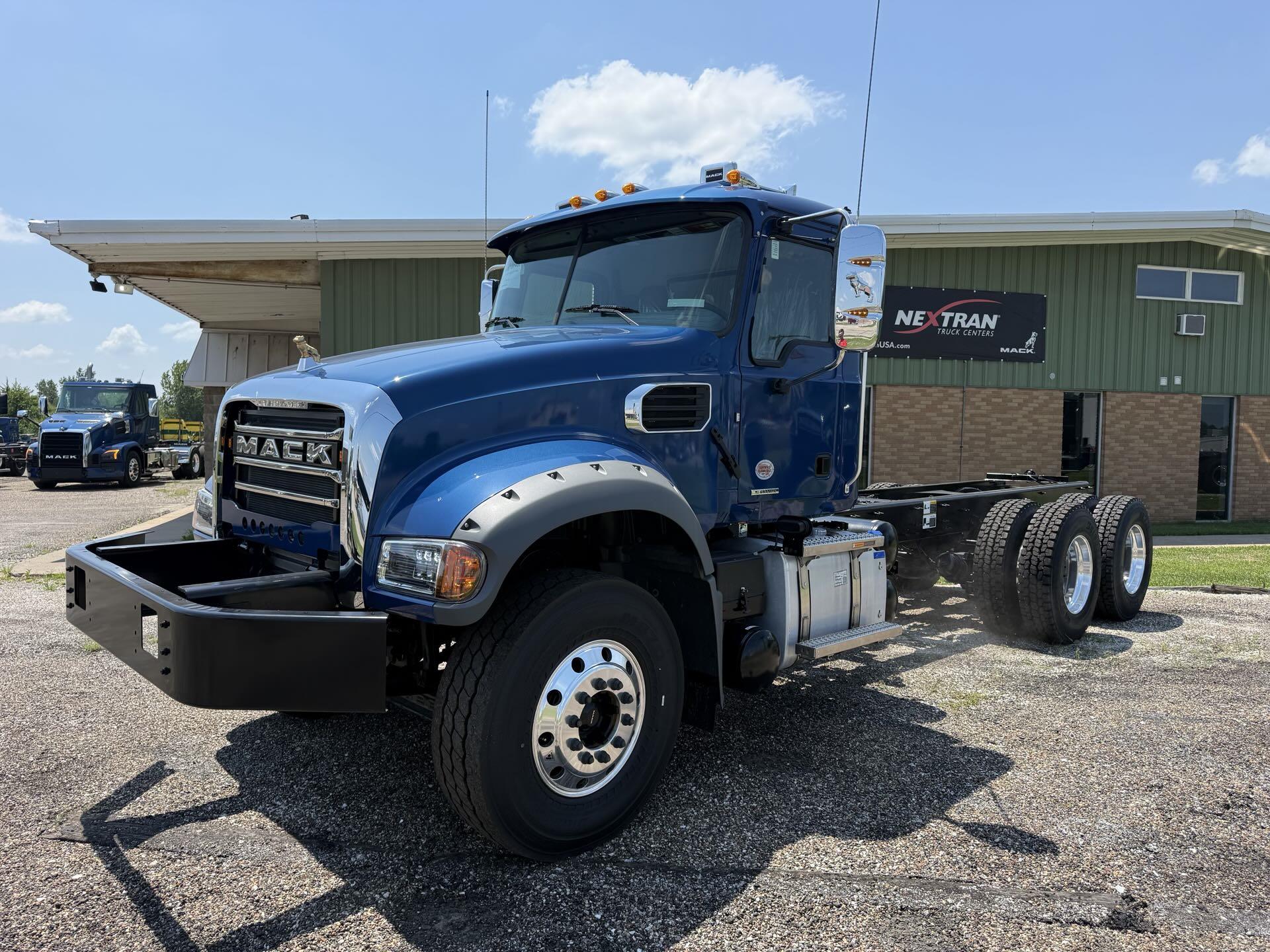 2027 Mack GR64F