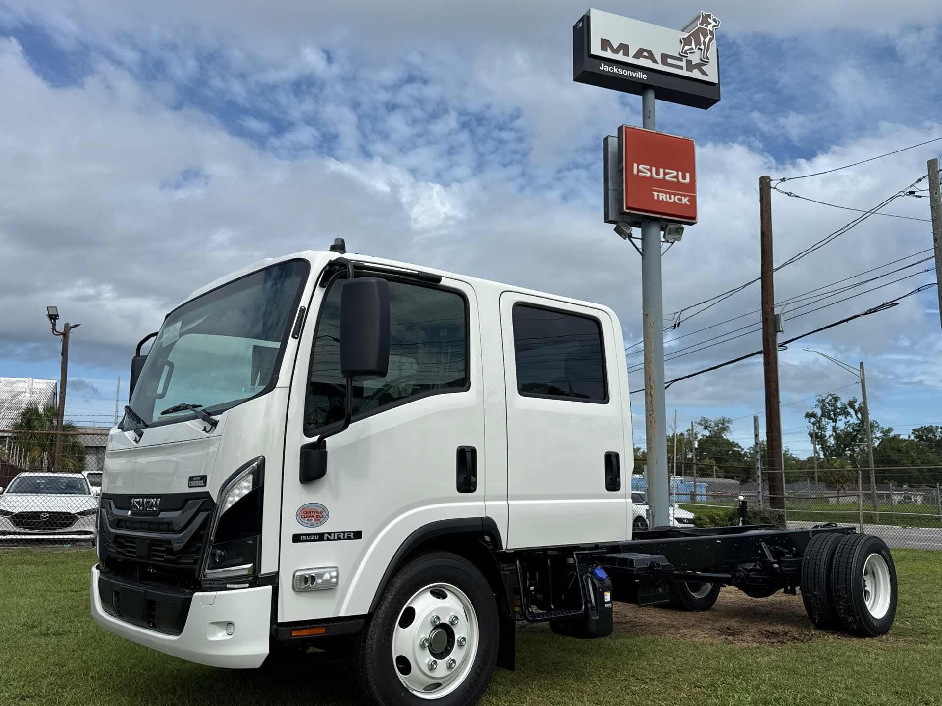 2027 Isuzu NRR-3V454