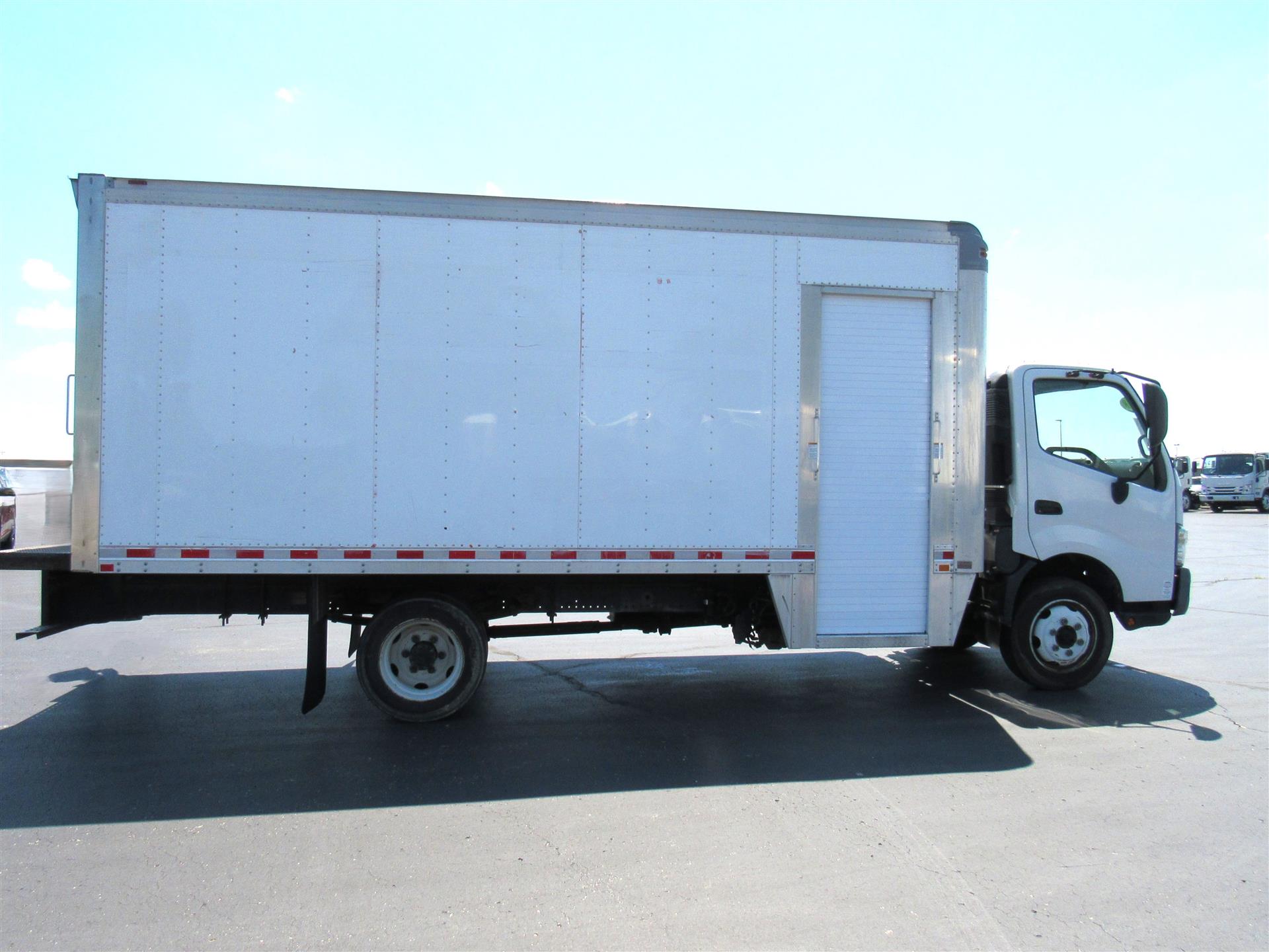2018 Hino 195 in Kansas City, MO — photo 8