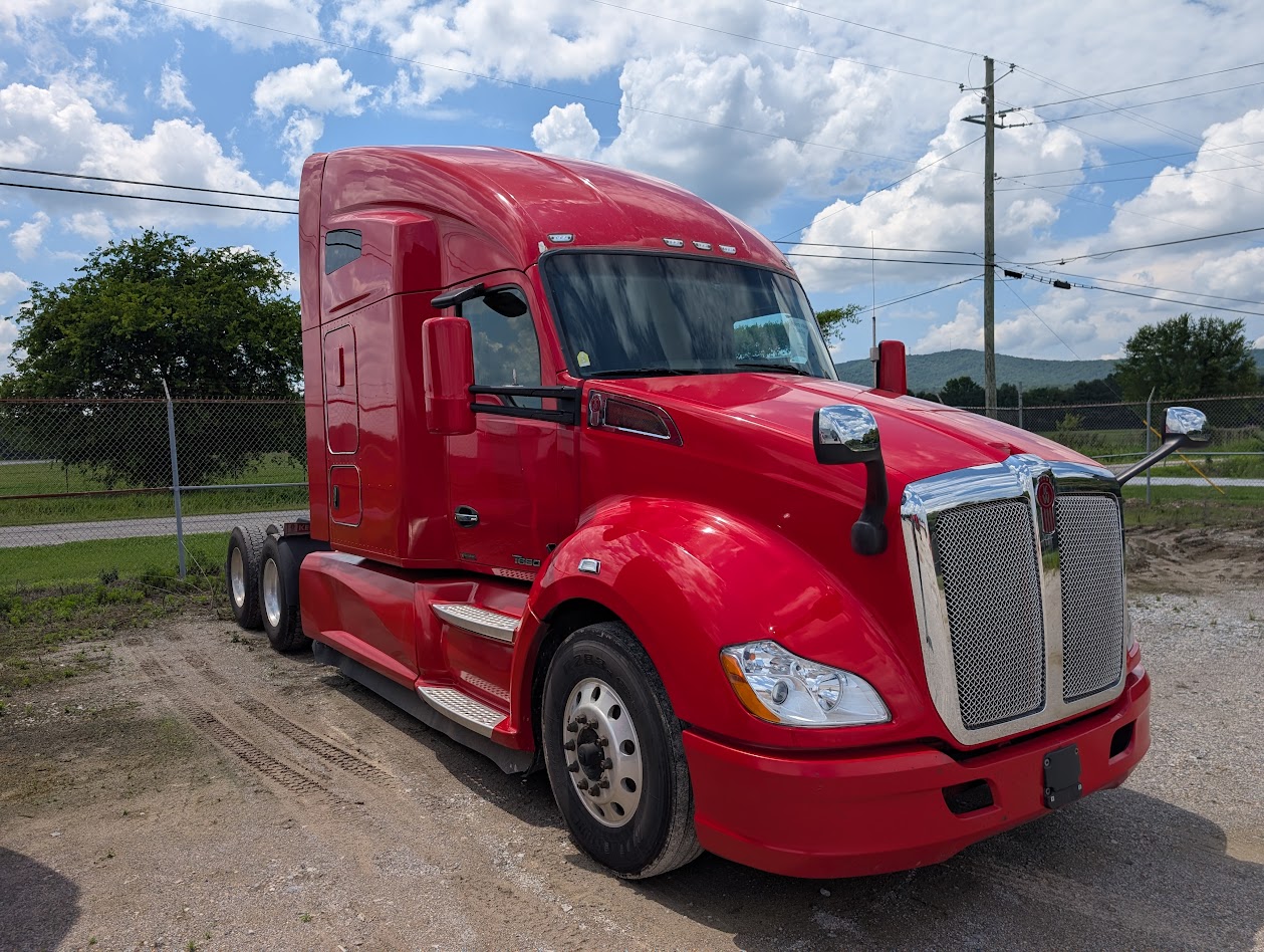 2018 Kenworth T680 in Fultondale, AL — photo 2