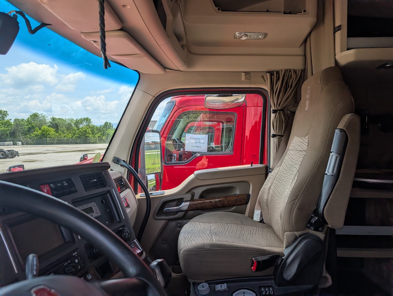 2018 Kenworth T680 in Fultondale, AL — photo 5