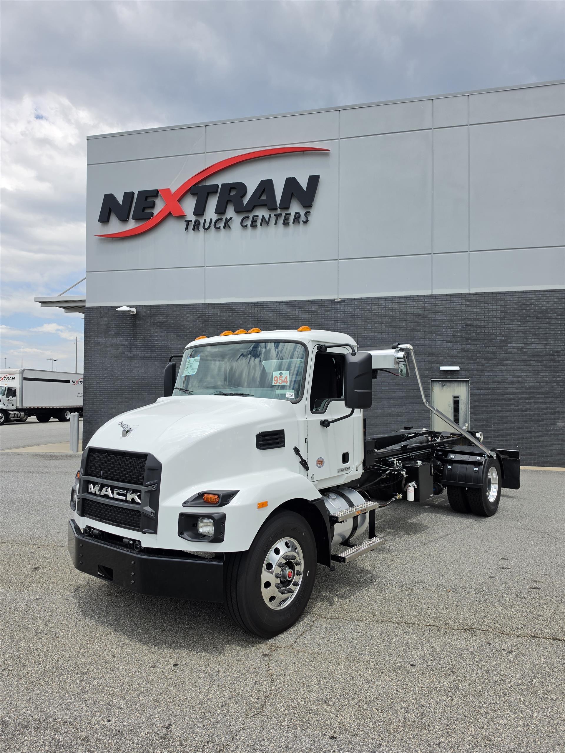 2027 Mack MD7 42R