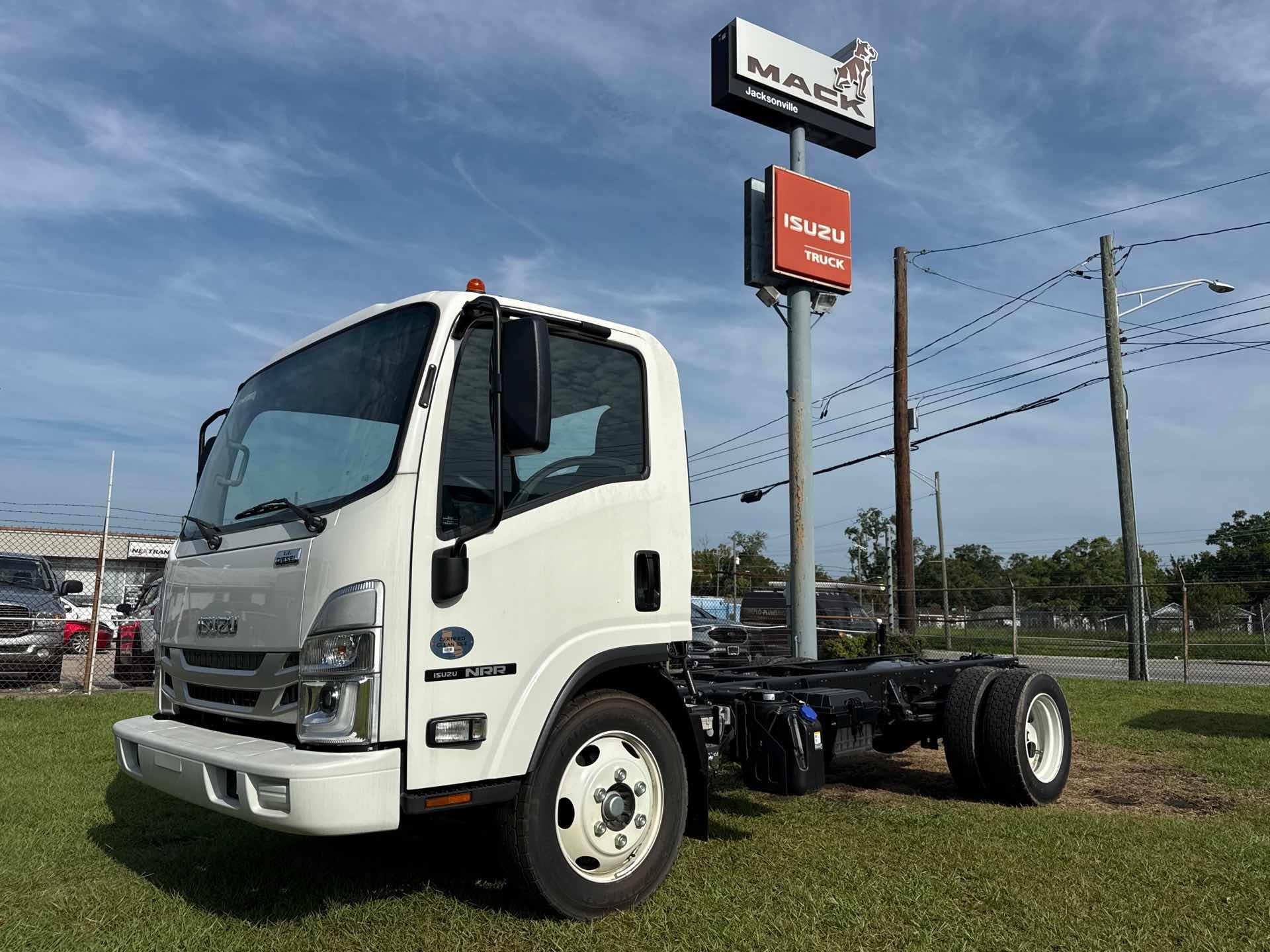 2024 Isuzu NRR-3U254