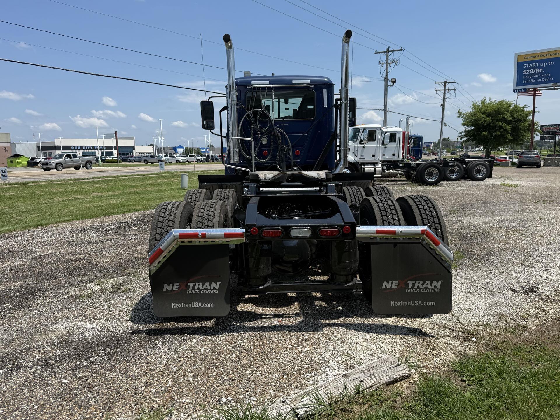 2024 Mack Pinnacle in Decatur, IL — photo 3