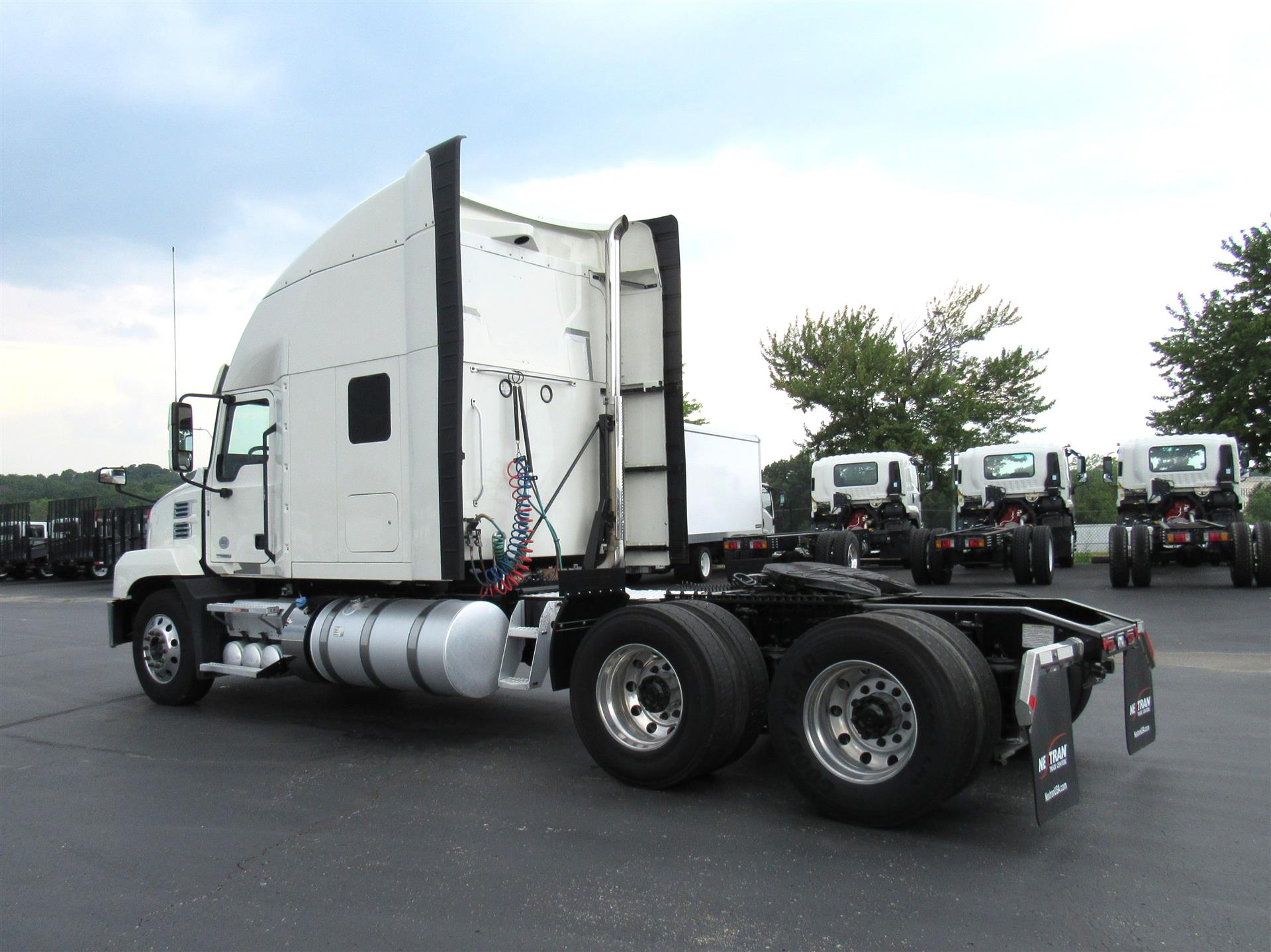 2023 Mack Anthem in Kansas City, MO — photo 3