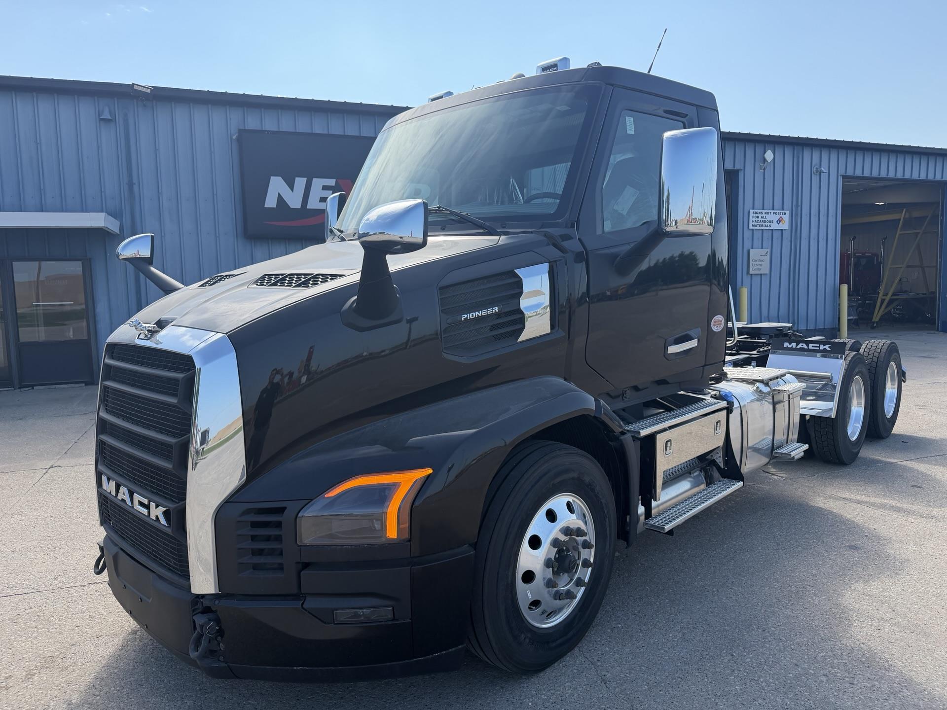 2027 Mack PR64T