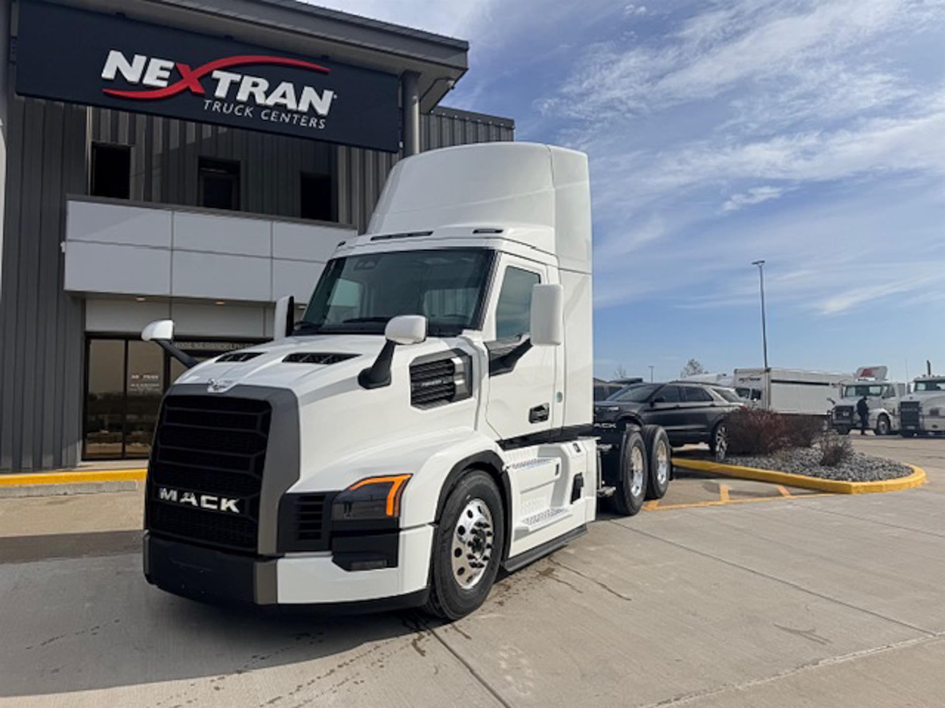 2026 Mack PR64T DAYCAB