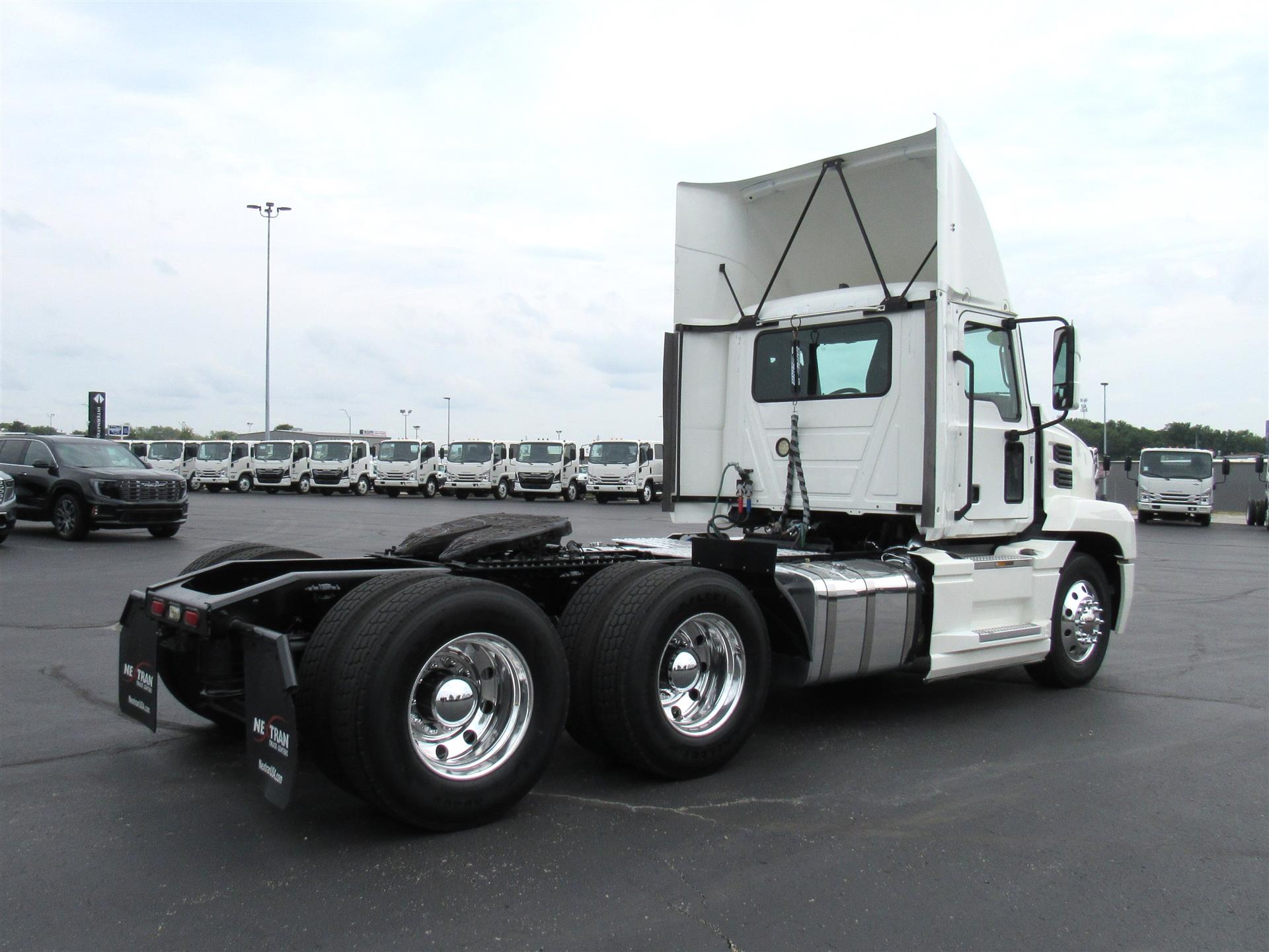 2020 Mack Anthem in Kansas City, MO — photo 6